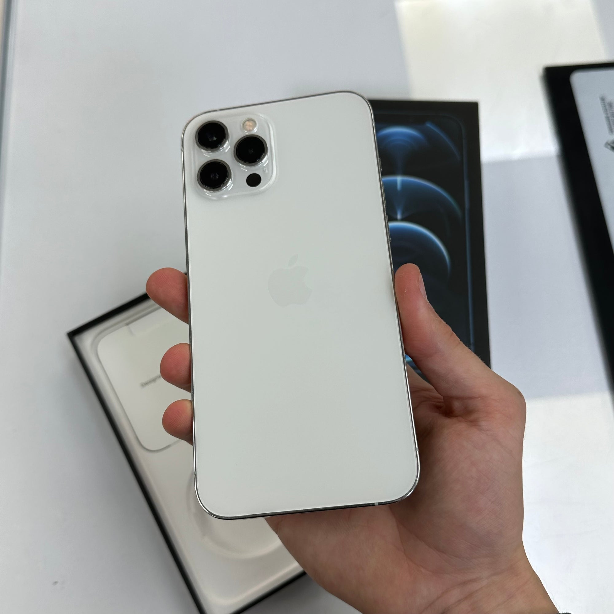Apple iPhone 12 Pro Max 256GB Silver - 94% Battery Health