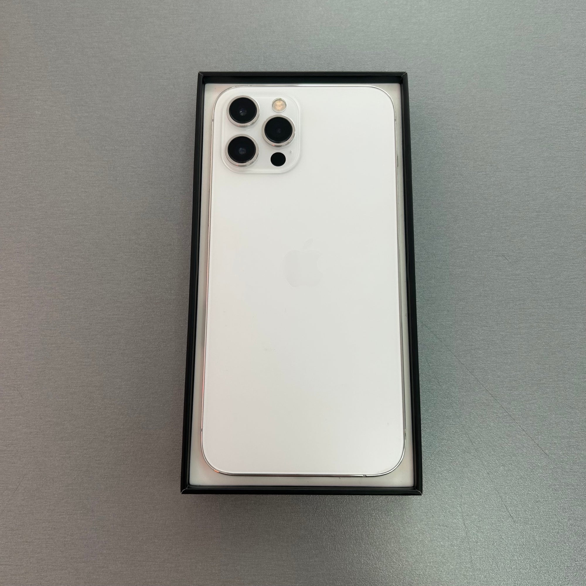 Apple iPhone 12 Pro Max 128GB Silver  - 100% Battery Health