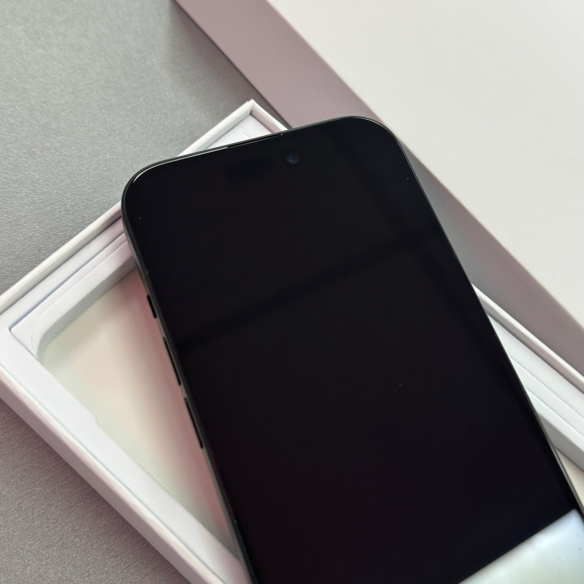 Apple iPhone 15 128GB Space Black - 100% Battery Health