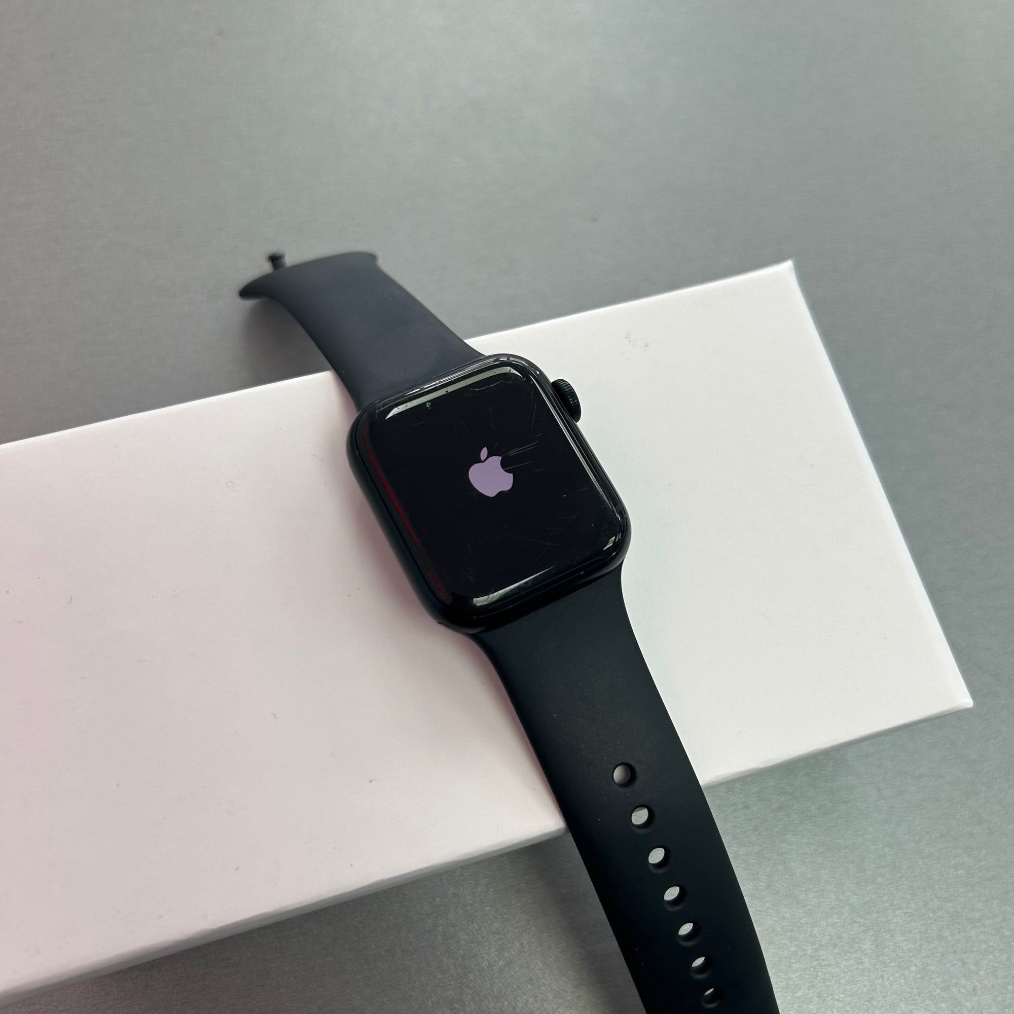Apple Watch SE (2nd Gen) GPS &amp; LTE - 40mm, Midnight Aluminium Case