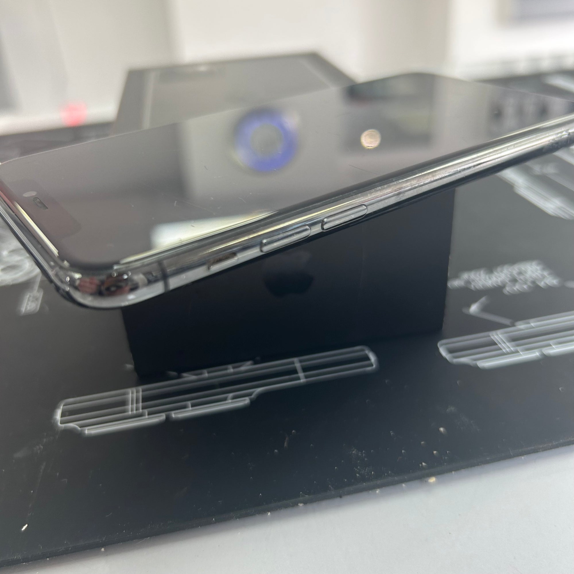 Apple iPhone 11 Pro Graphite  64GB -100% Battery Health