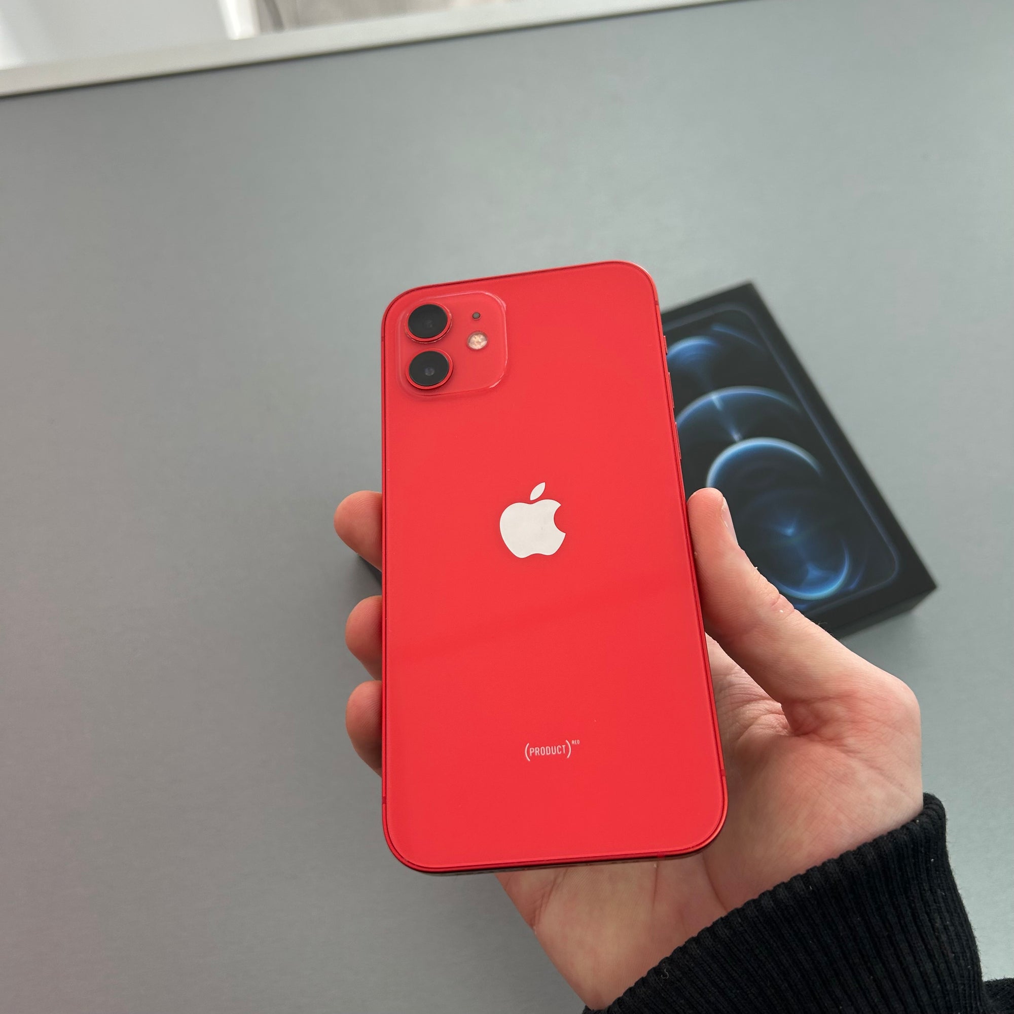 Apple iPhone 12 128GB Product Red - 100% Battery Health