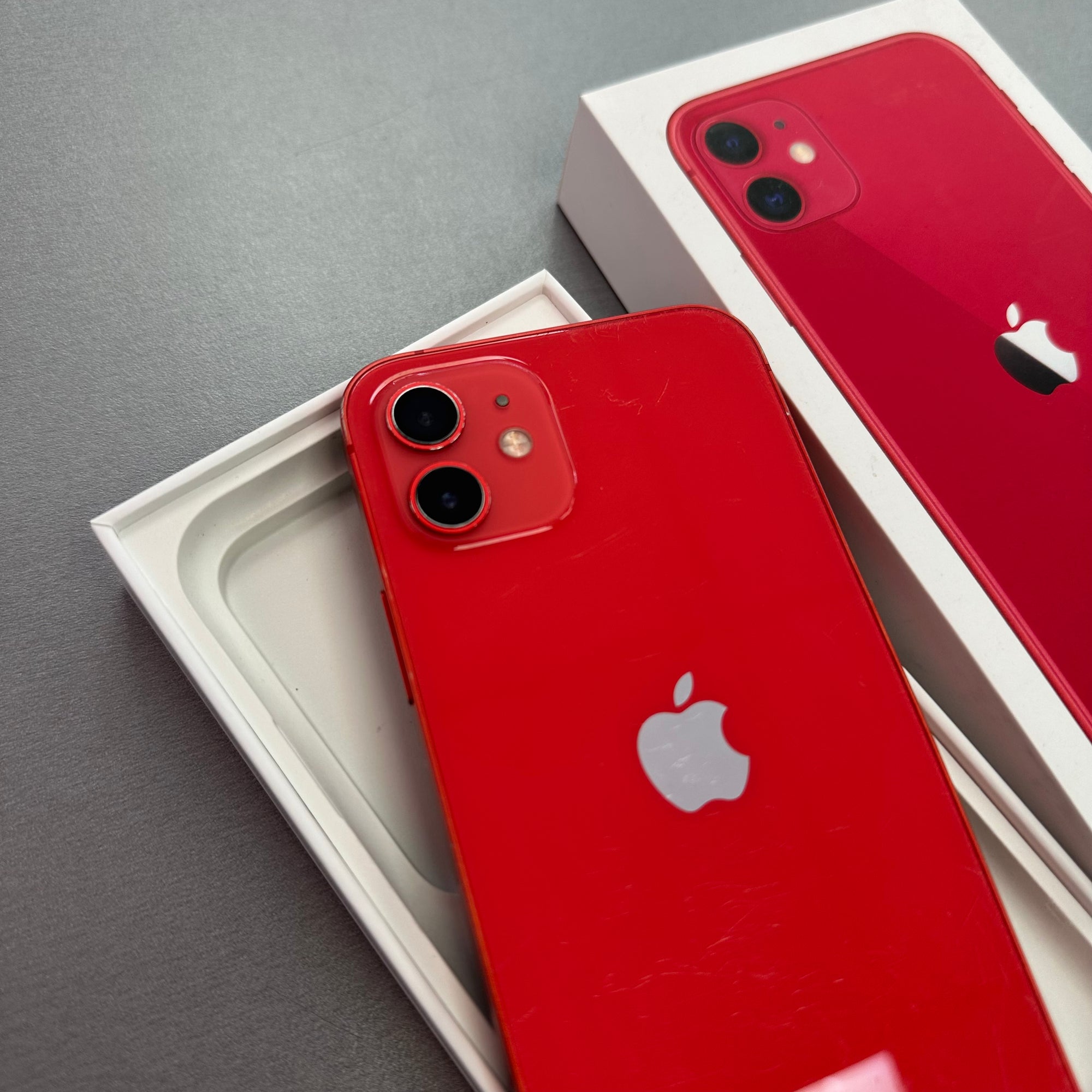 Apple iPhone 12 64GB Product Red - 100% Battery Health