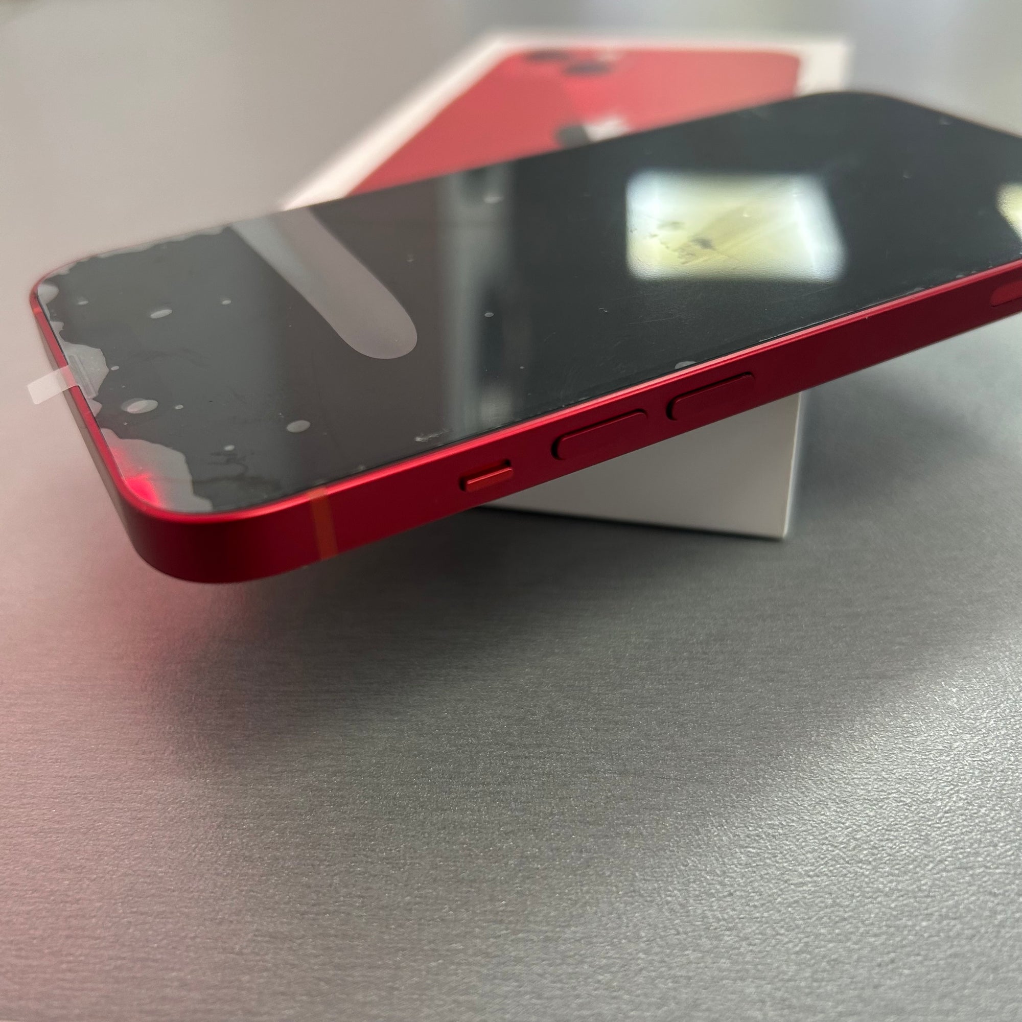 Apple iPhone 13 128GB Product Red - 100% Battery Health