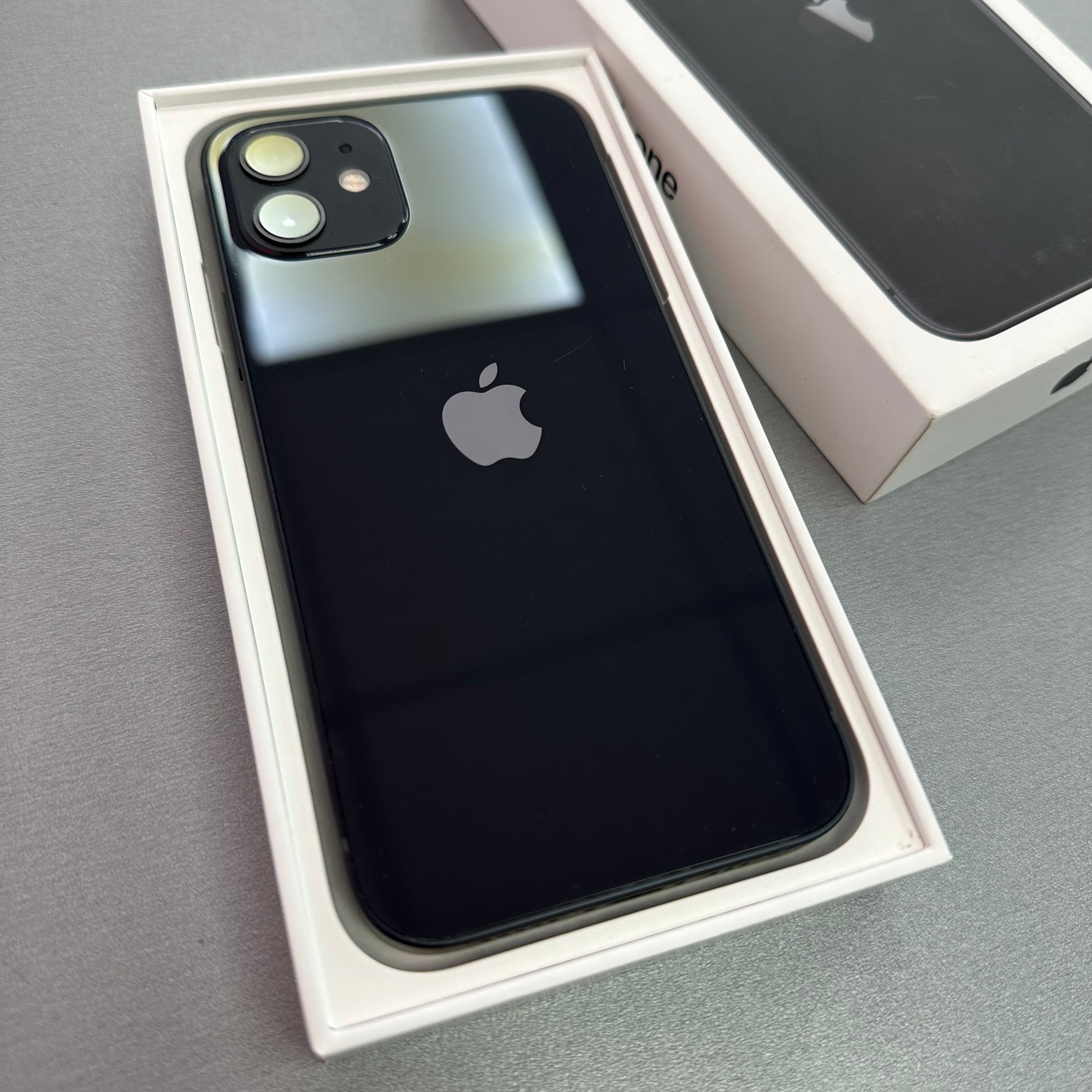 Apple iPhone 12 64GB Black - 90% Battery Health