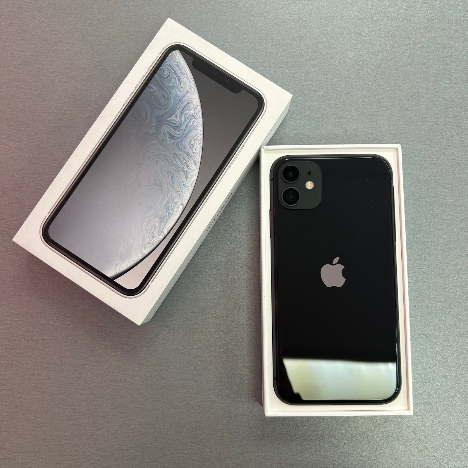 Apple iPhone 11 64GB Black - 100% Battery Health