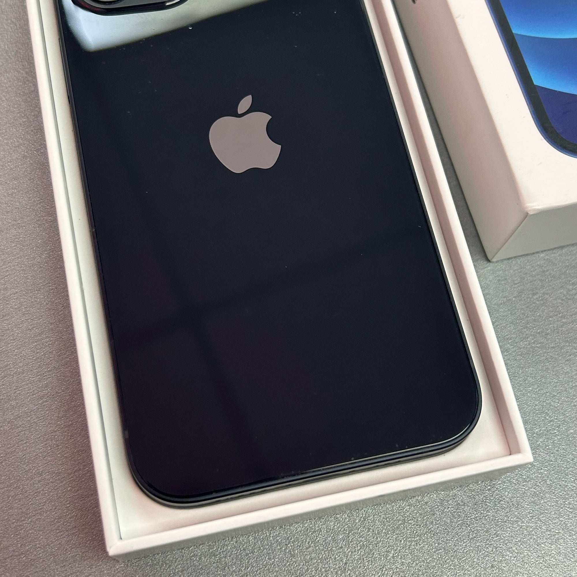 Apple iPhone 12 128GB Black - 100% Battery Health