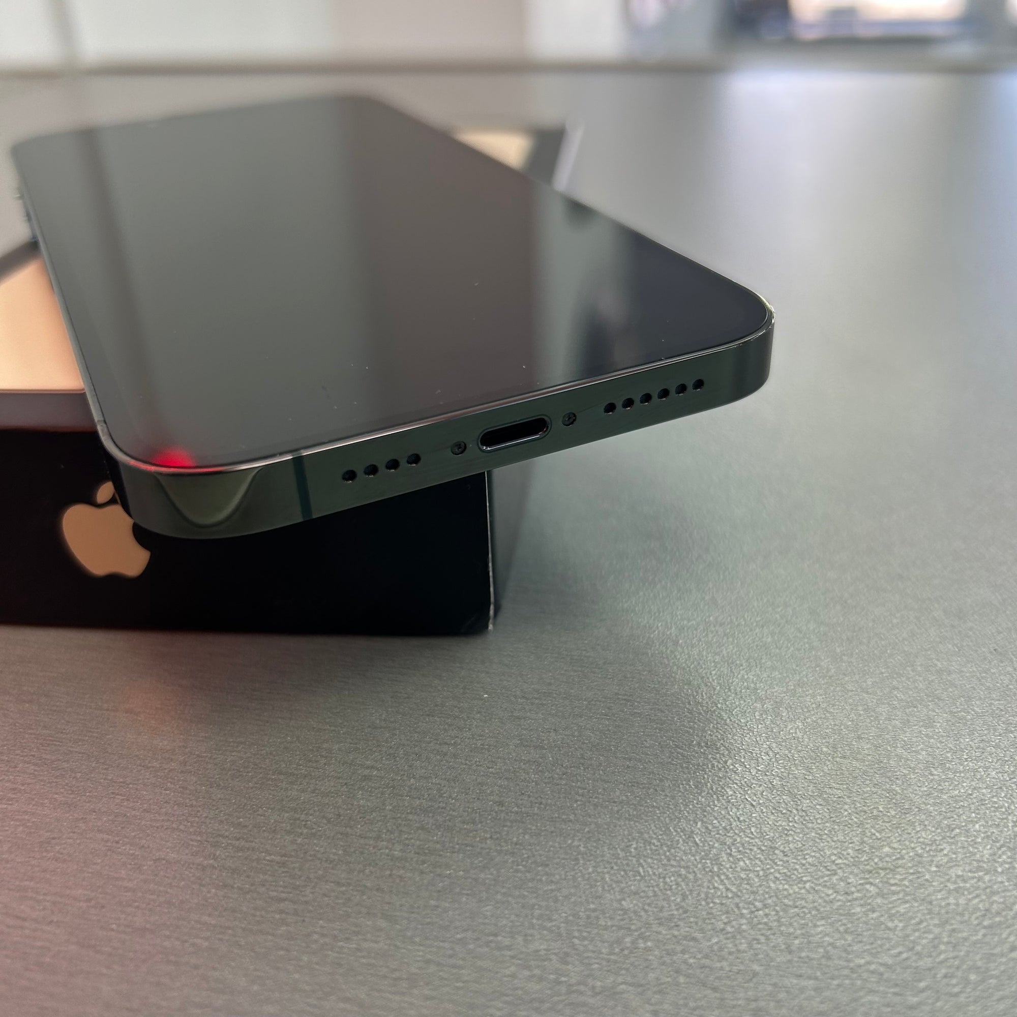 Apple iPhone 13 Pro Max 6.7” 1TB Alpine Green - 100% Battery Health