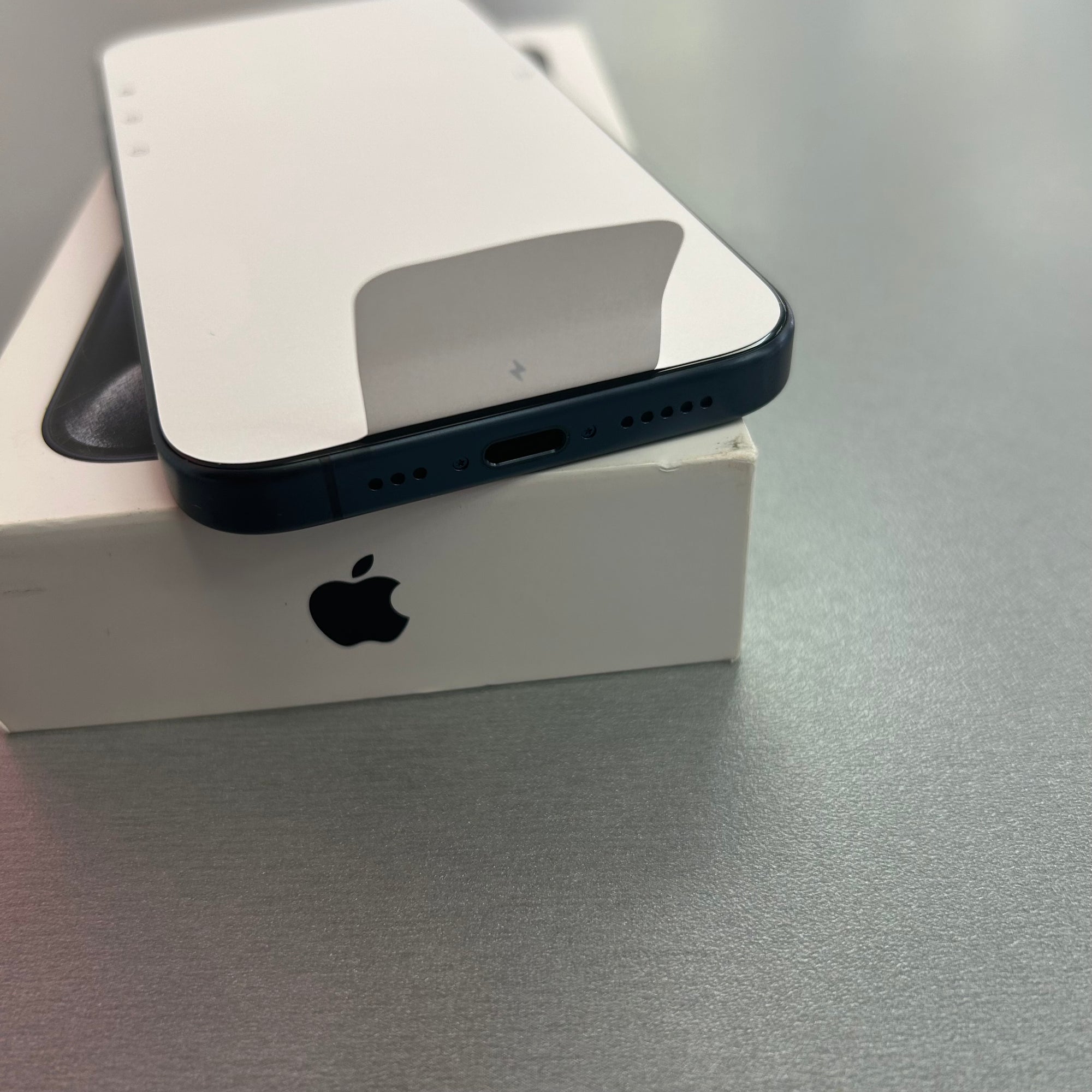 Apple iPhone 15 Pro 128GB - Blue Titanium - 100% Battery Health