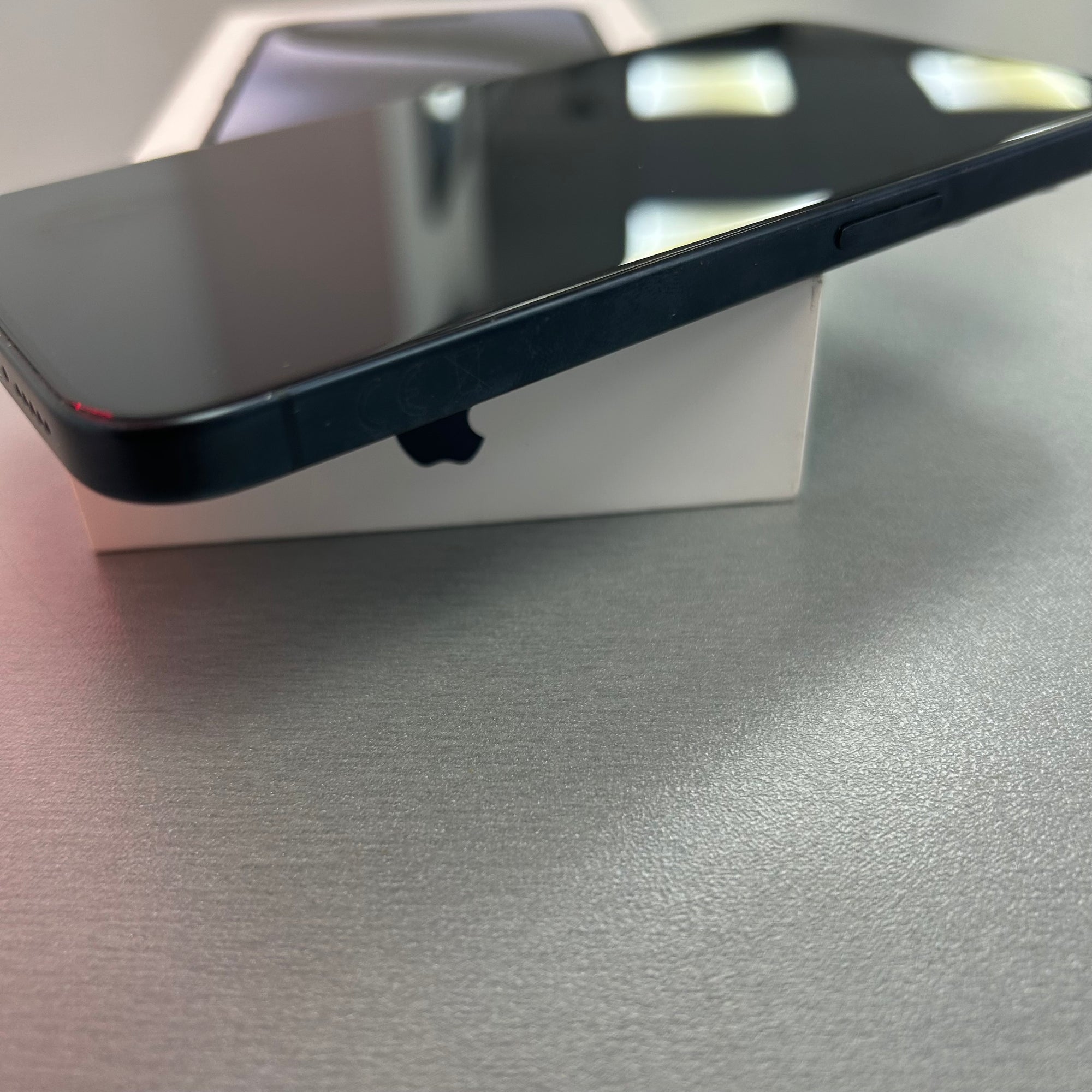 Apple iPhone 15 Pro 128GB - Blue Titanium - 91% Battery