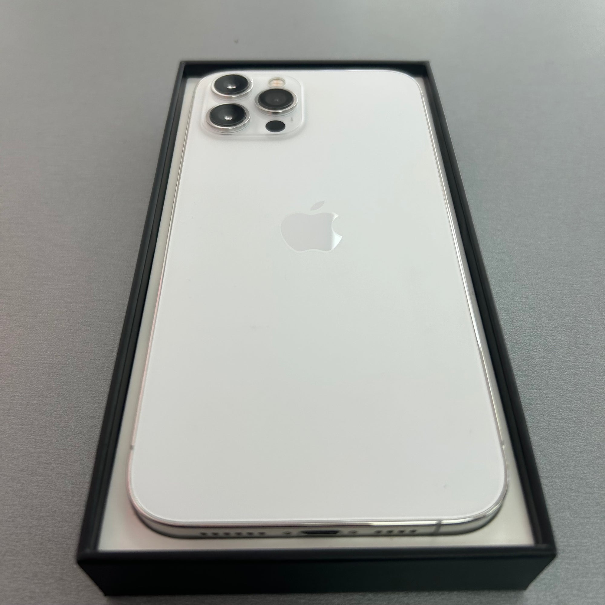 Apple iPhone 12 Pro Max 128GB Silver  - 100% Battery Health