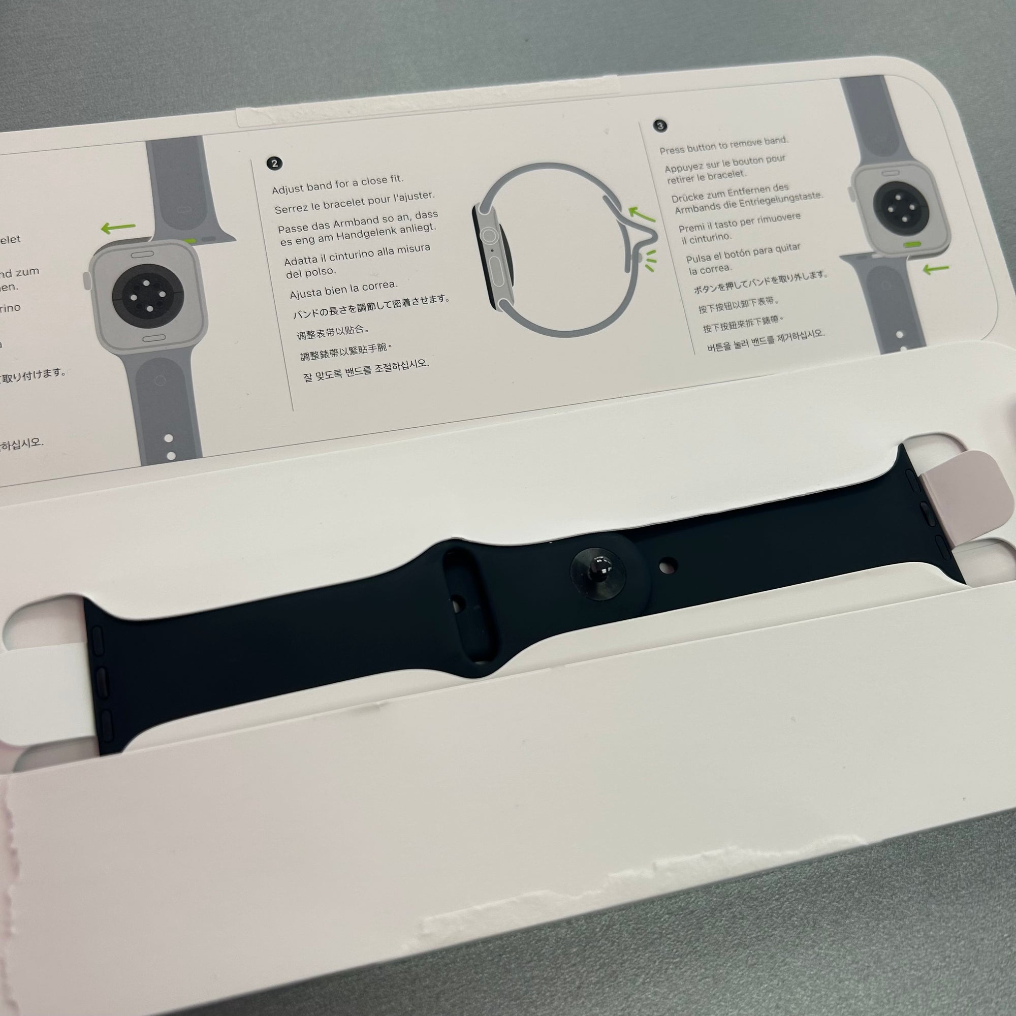 Apple Watch Series 11, 46mm GPS  &amp; Cellular Jet Black Aluminium Black Sports Band