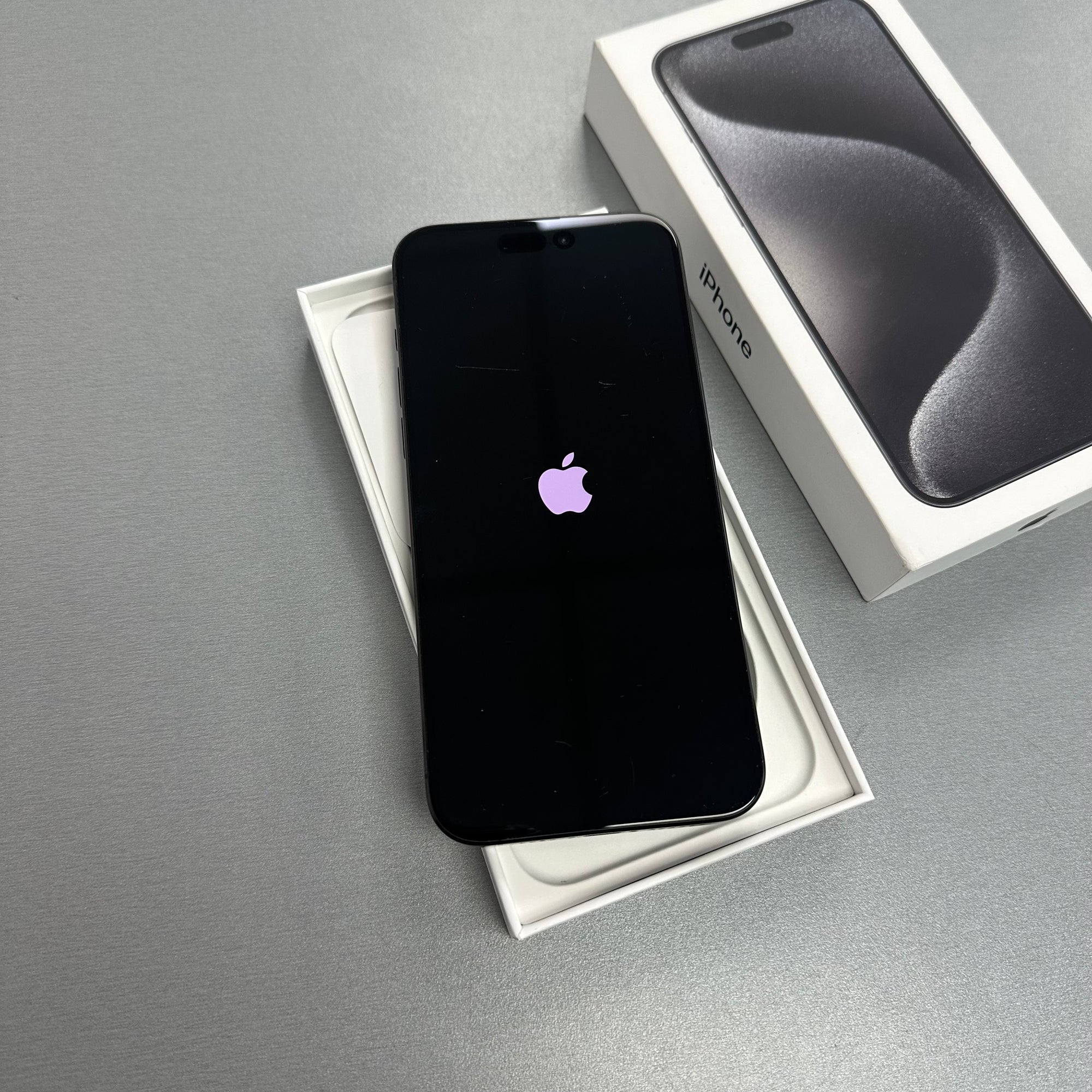 Apple iPhone 15 Pro Max 256GB Black Titanium - 85% Battery Health