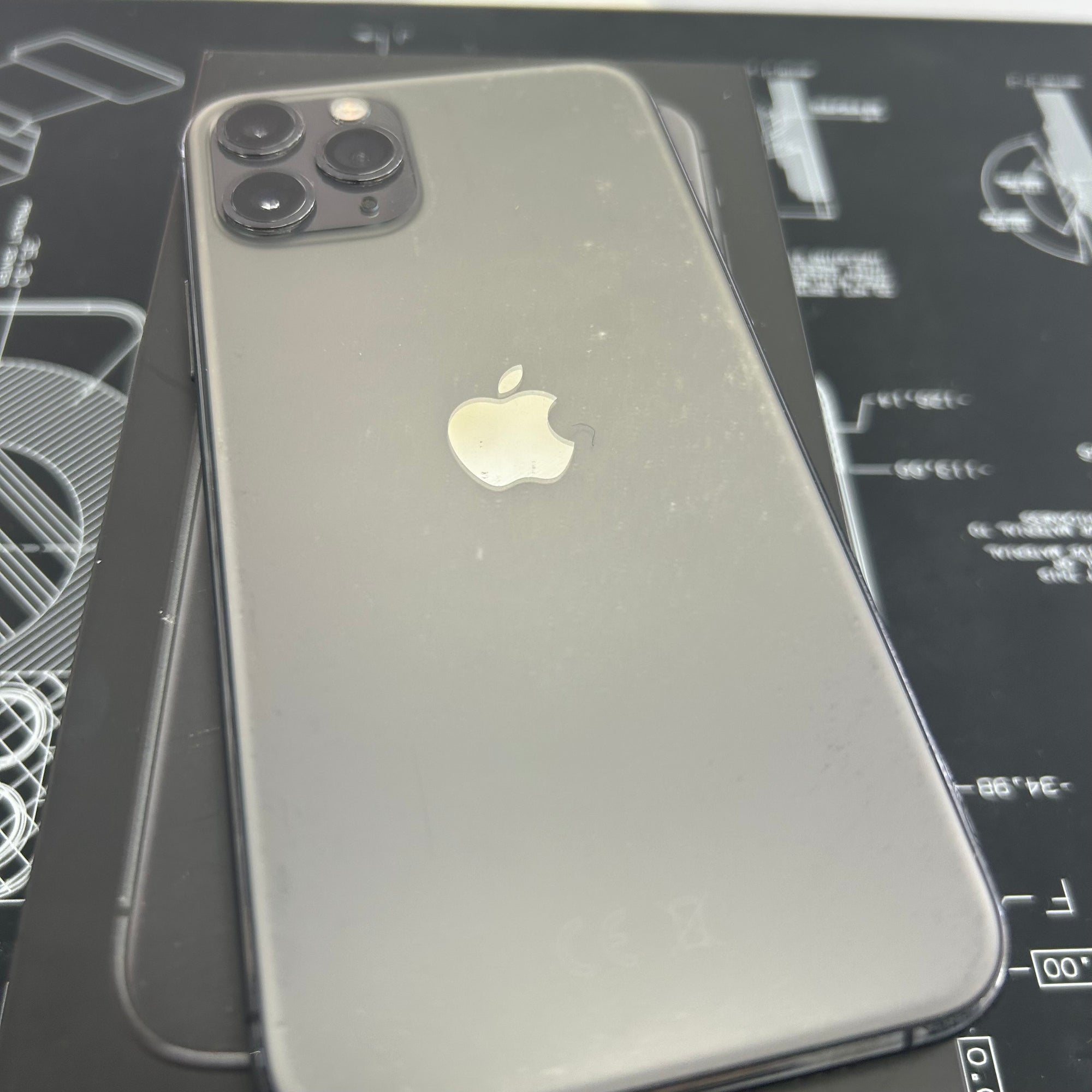 Apple iPhone 11 Pro Graphite  64GB -100% Battery Health