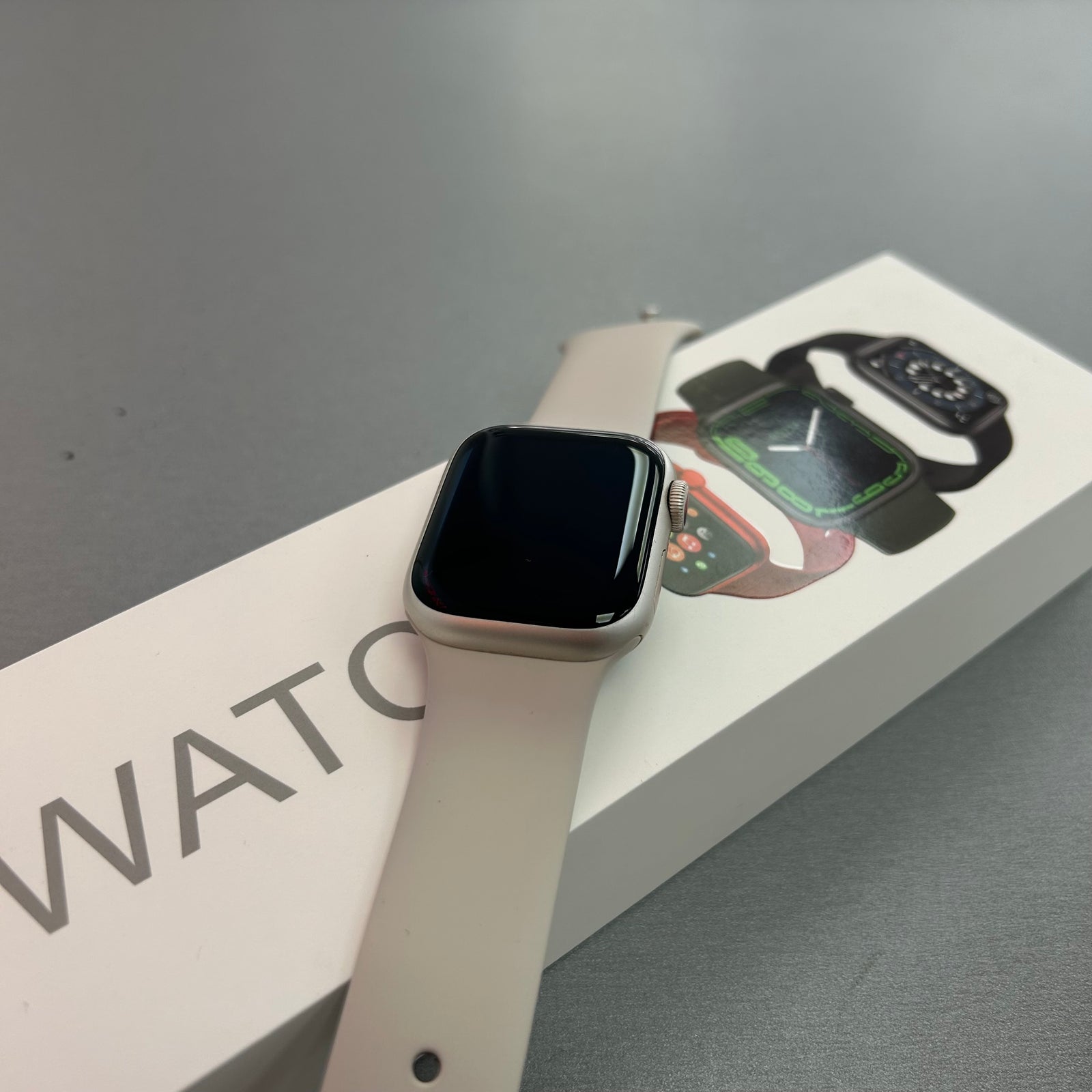 Apple Watch Series 9 Starlight Aluminium & Cream Sports Band 41MM GPS Only