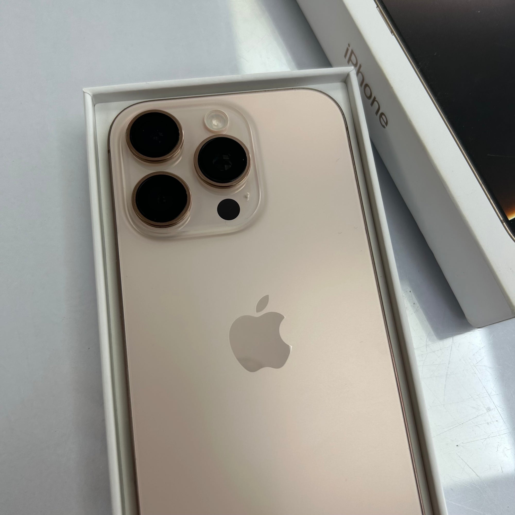Apple iPhone 16 Pro Desert Titanium 128GB - Original 87% Battery Health