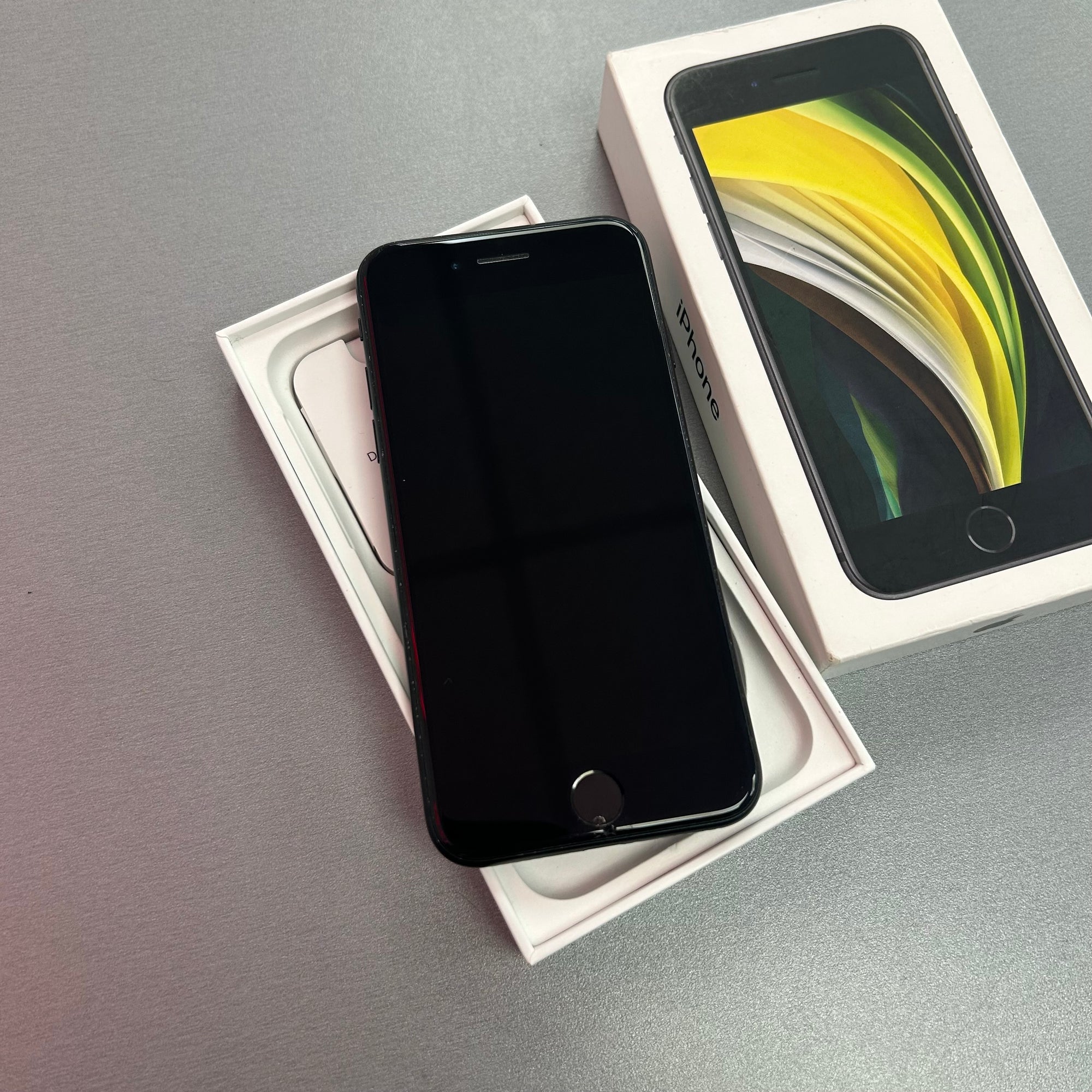Apple iPhone SE 2020 64GB Black - 100% Battery Health GRADE C