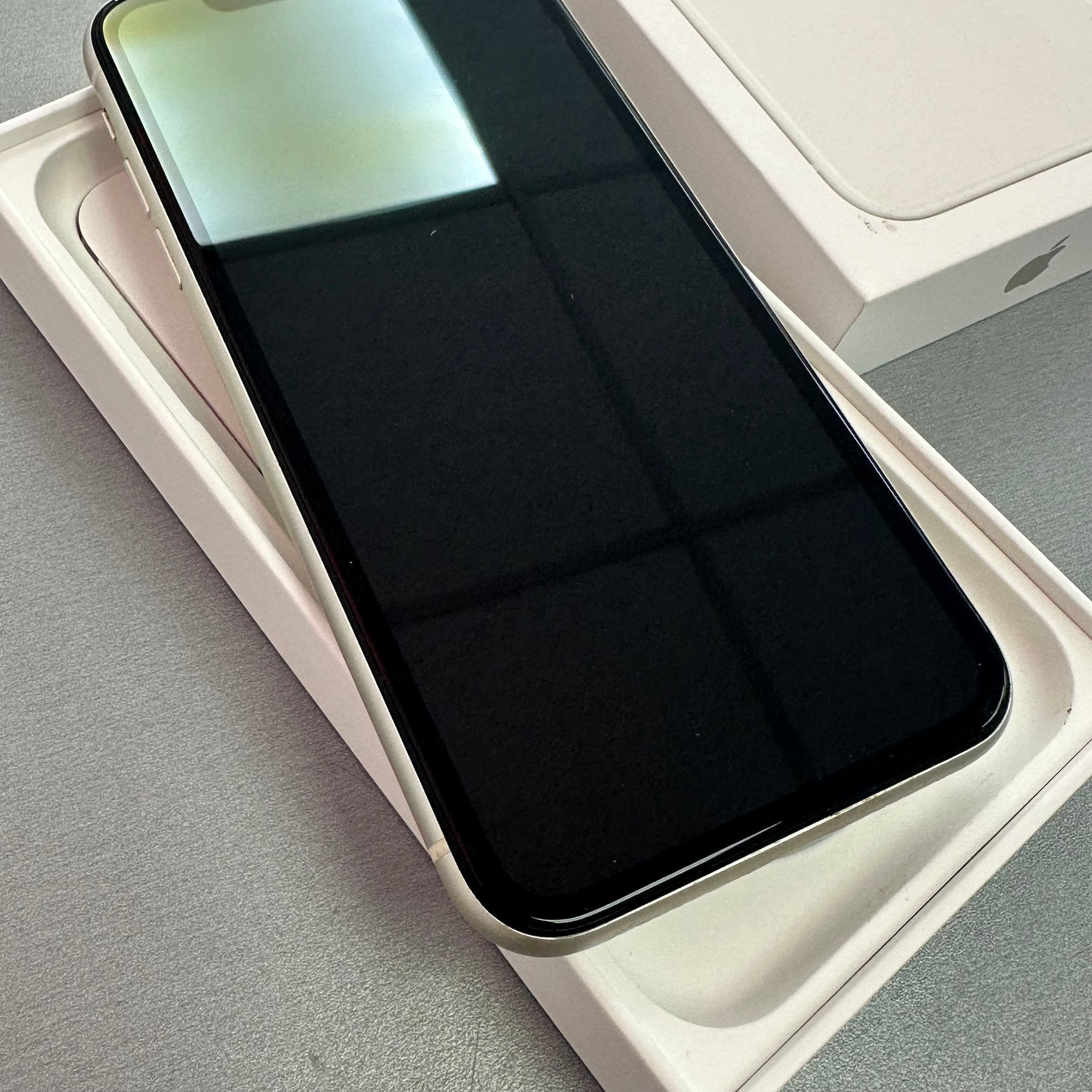 Apple iPhone 11 White 64GB 100% Battery Health