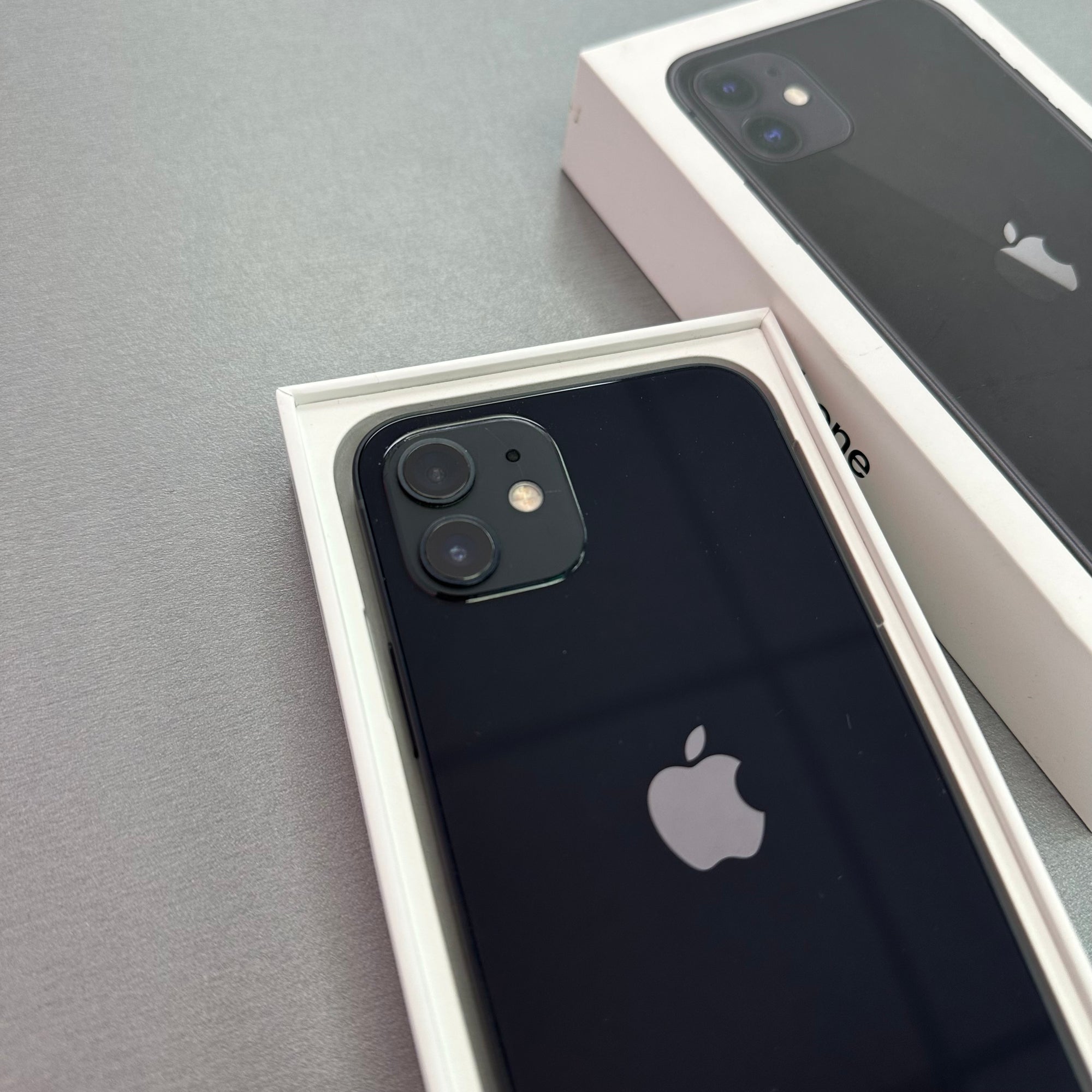 Apple iPhone 12 64GB Black - 90% Battery Health