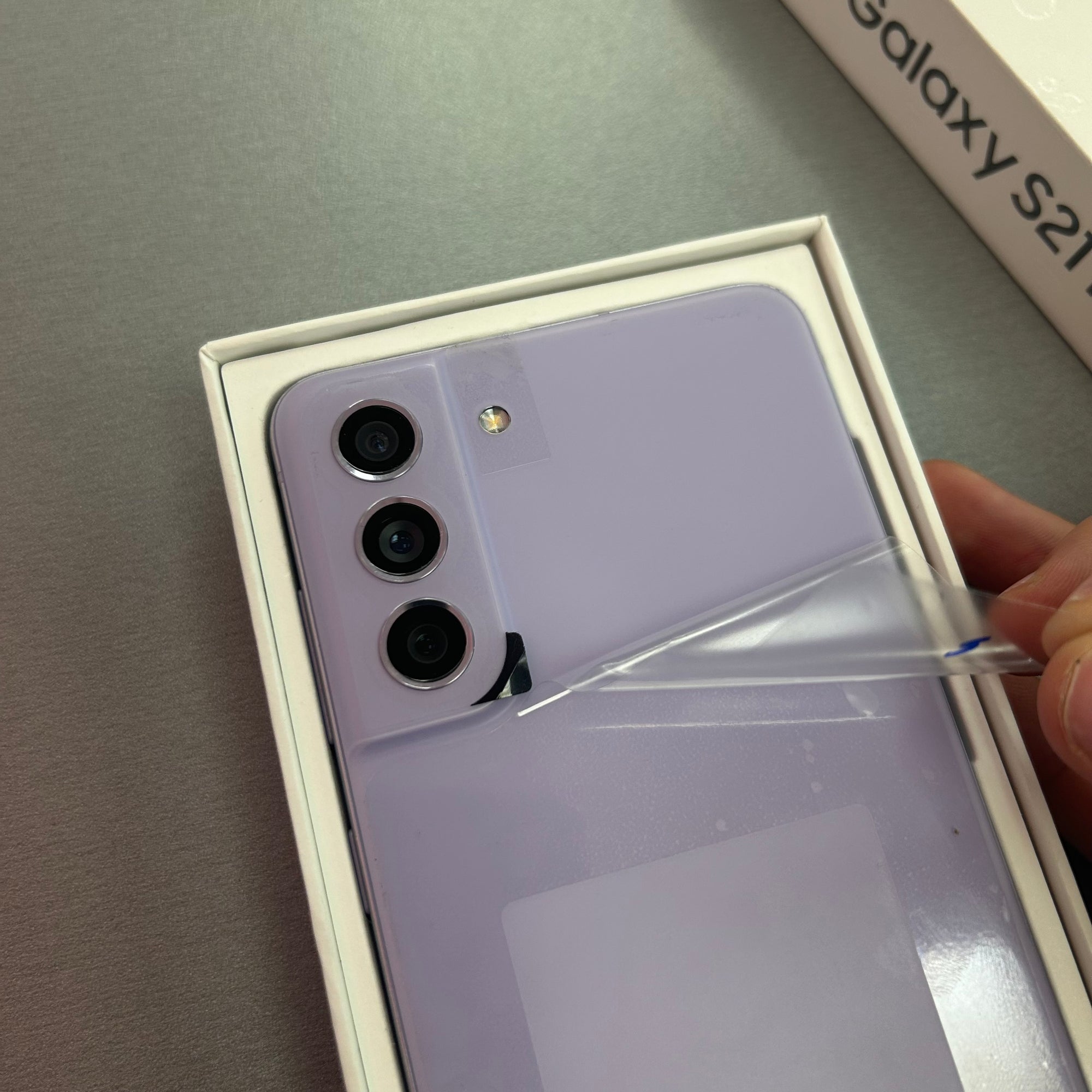 Samsung Galaxy S21 FE - Purple &amp; 128GB