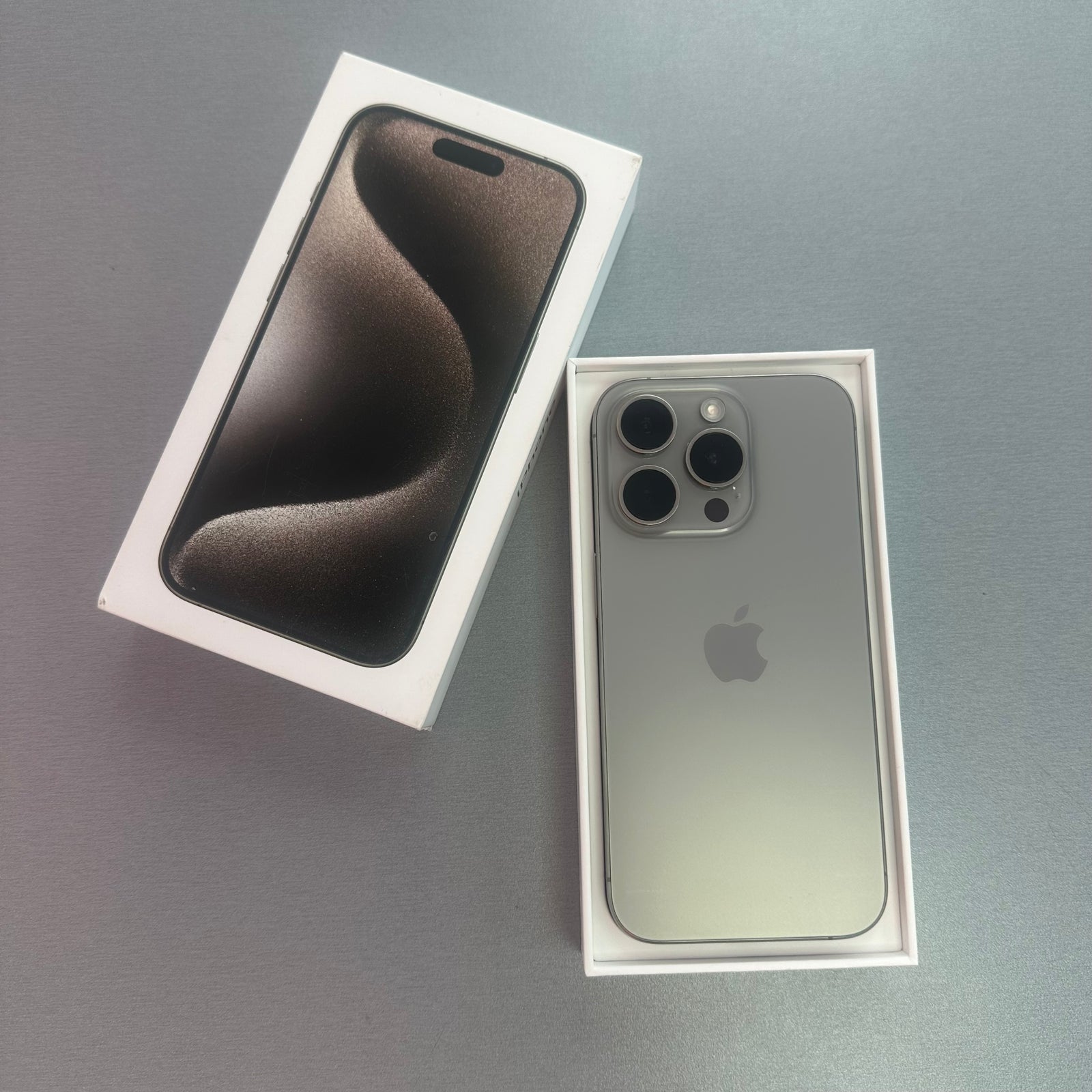 Apple iPhone 15 Pro 128GB Natural Titanium - 100% Battery Health