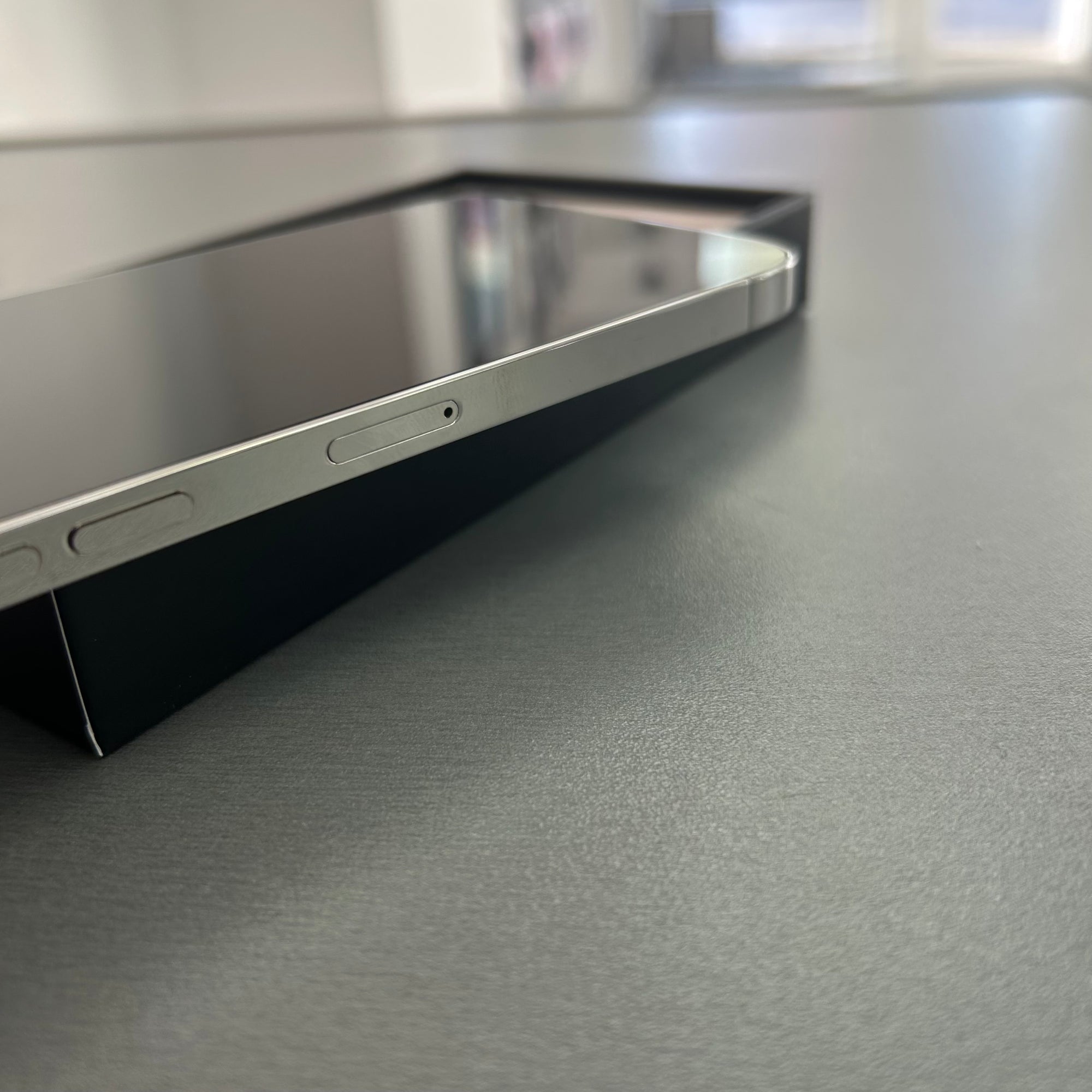 Apple iPhone 12 Pro Max 128GB Silver  - 100% Battery Health