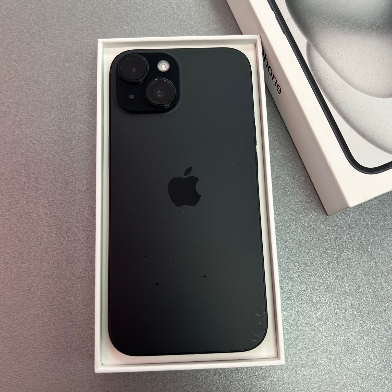 Apple iPhone 15 128GB Space Black - 90% Battery Health