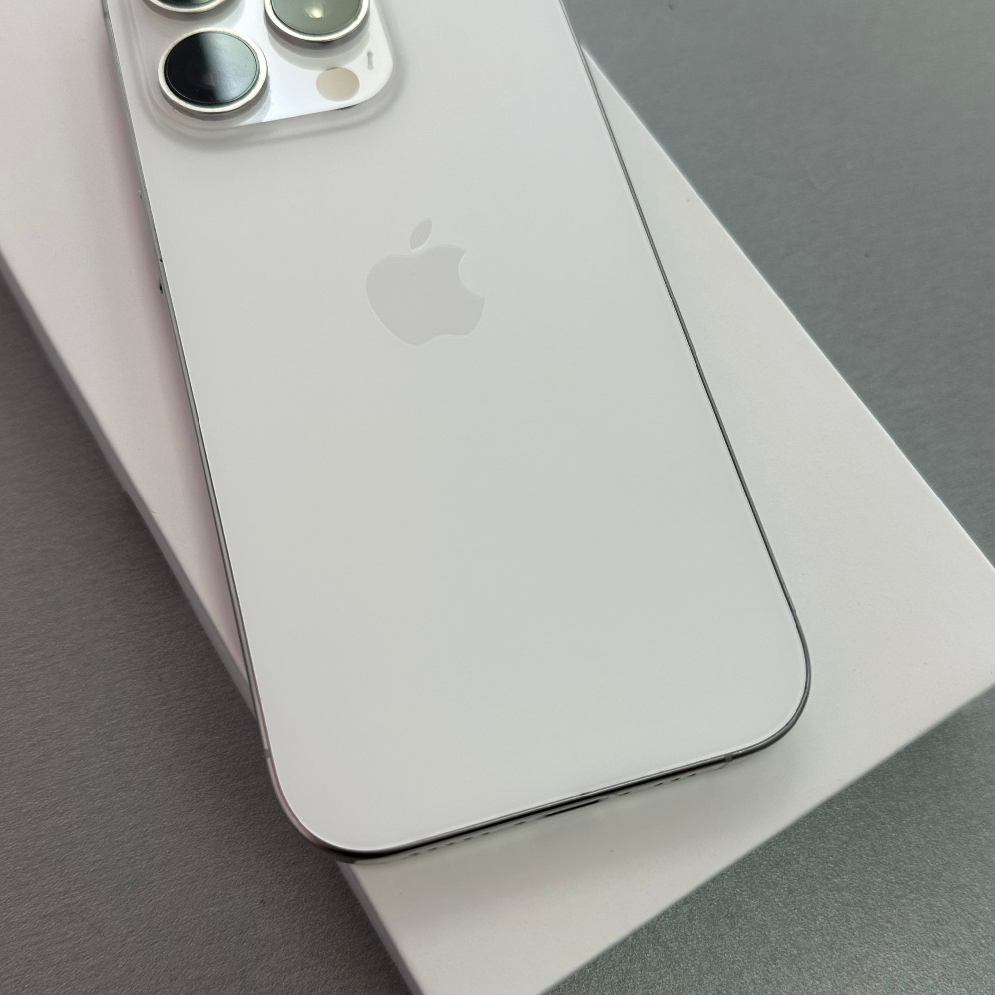 Apple iPhone 16 Pro White Titanium 1TB - Original 100% Battery Health