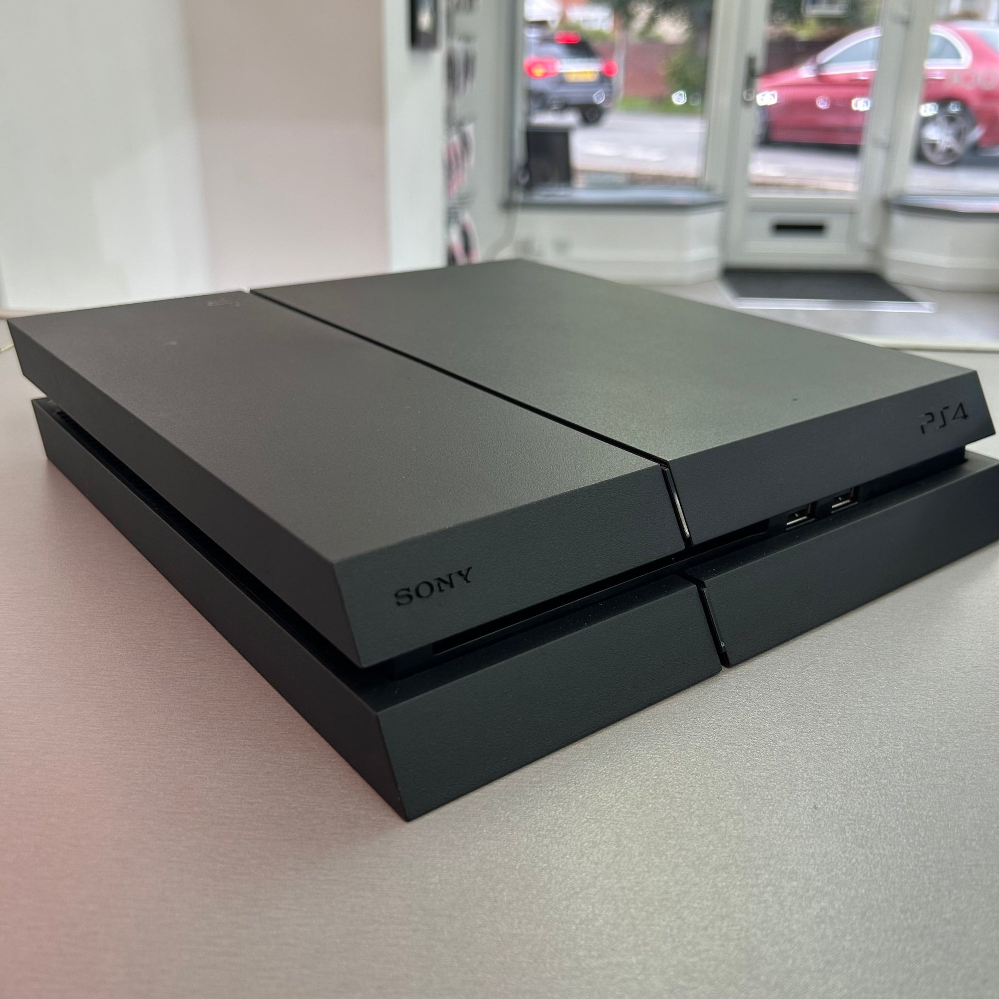 Original Sony Playstation 4 500GB - Accessories Included + 4 Free Games