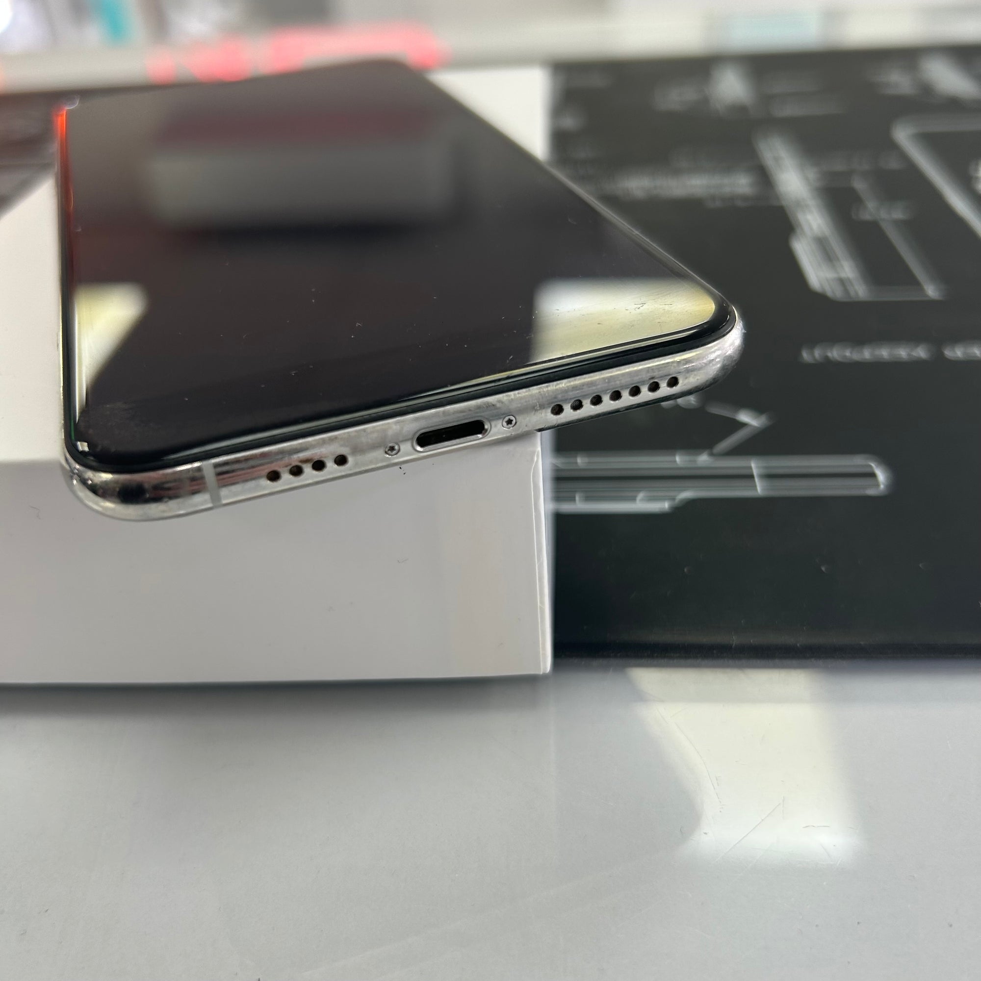 Apple iPhone XS Max White 256GB &amp; 100% Battery Health