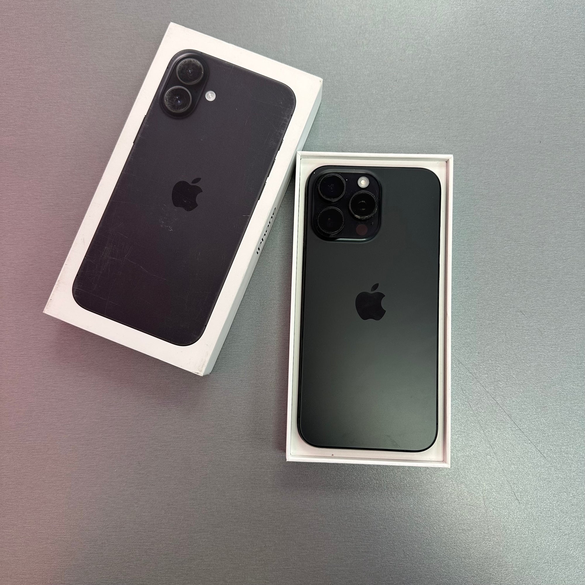 Apple iPhone 15 Pro Max 1TB Black Titanium - 100% Battery Health