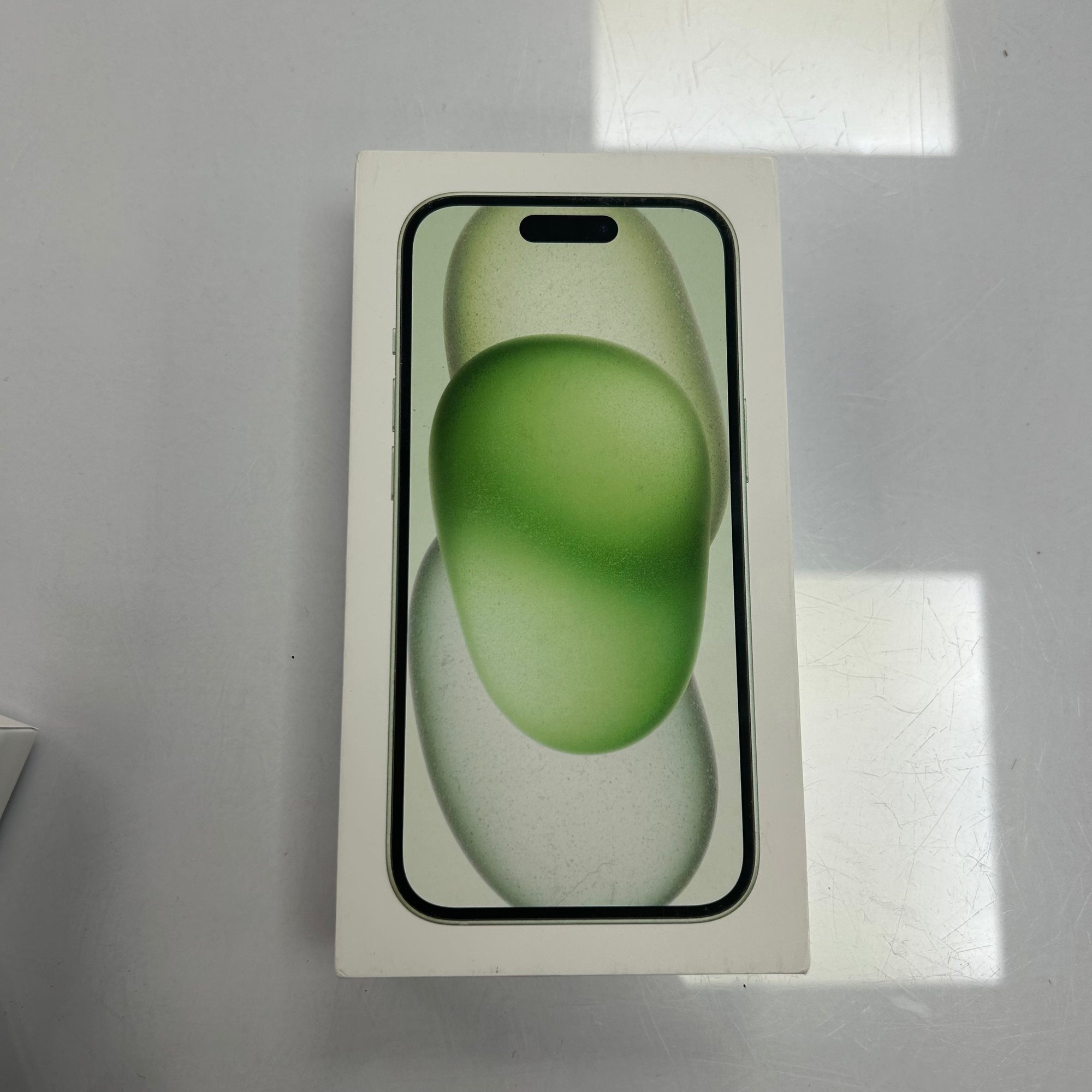 Apple iPhone 15 128GB Green - 100% Battery Health
