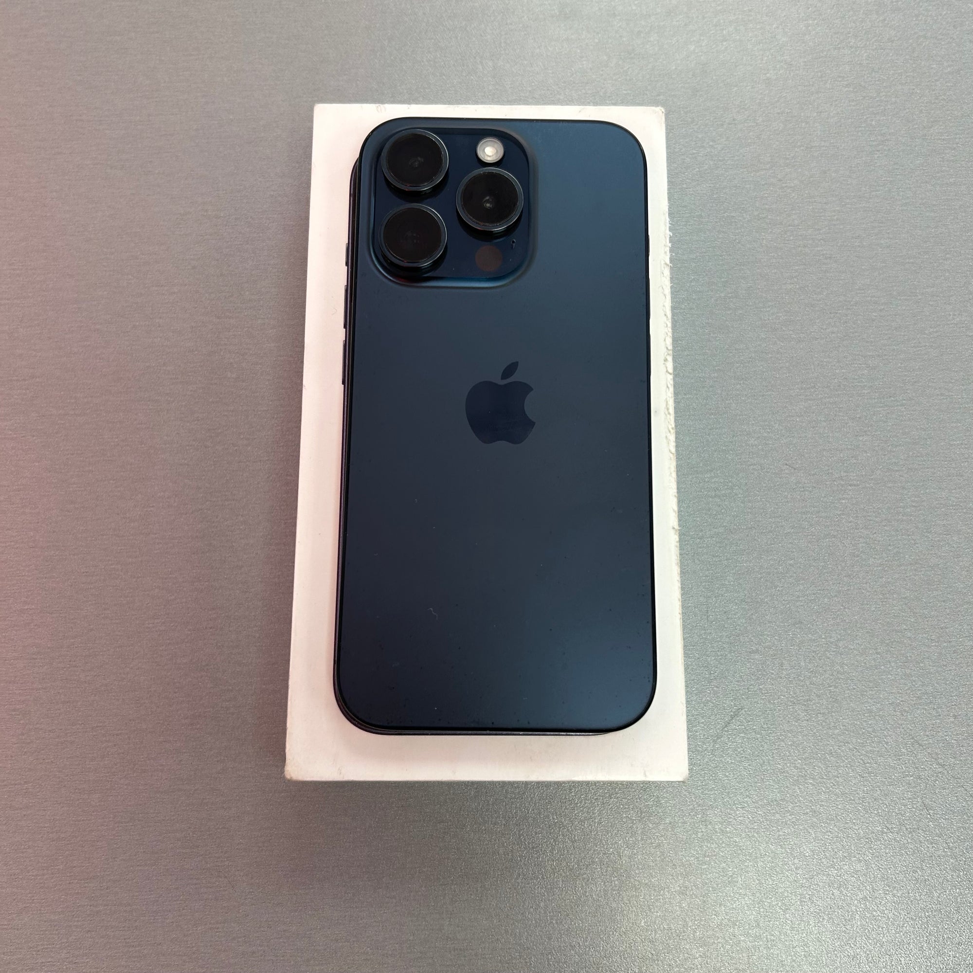 Apple iPhone 15 Pro 128GB Blue Titanium - 100% Battery Health