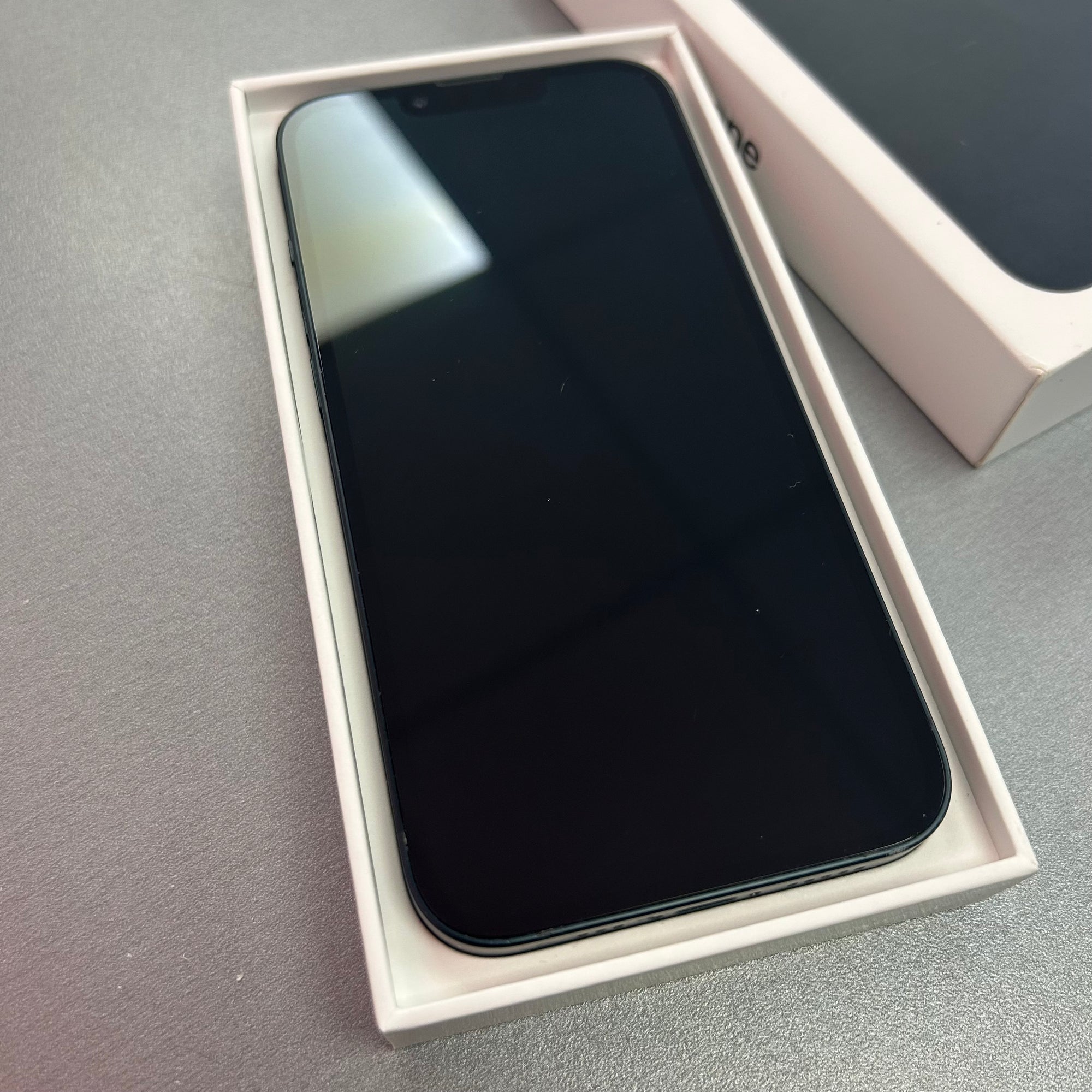 Apple iPhone 13 128GB Midnight - 100% Battery Health