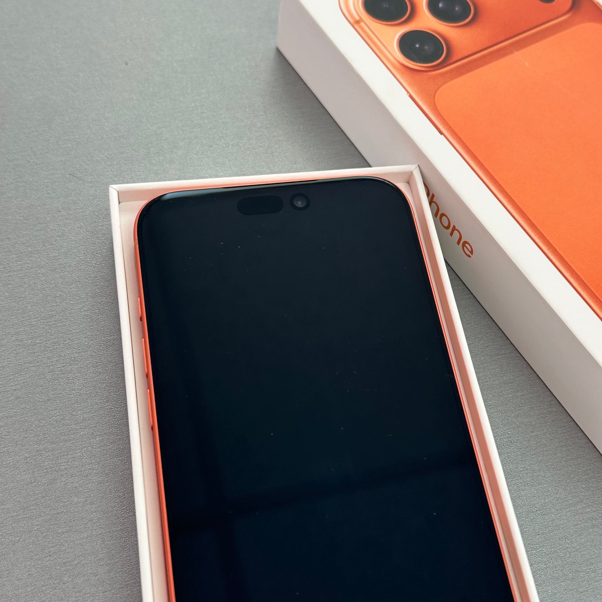 Apple iPhone 17 Pro Max 256GB Cosmic Orange - 99% Battery Health