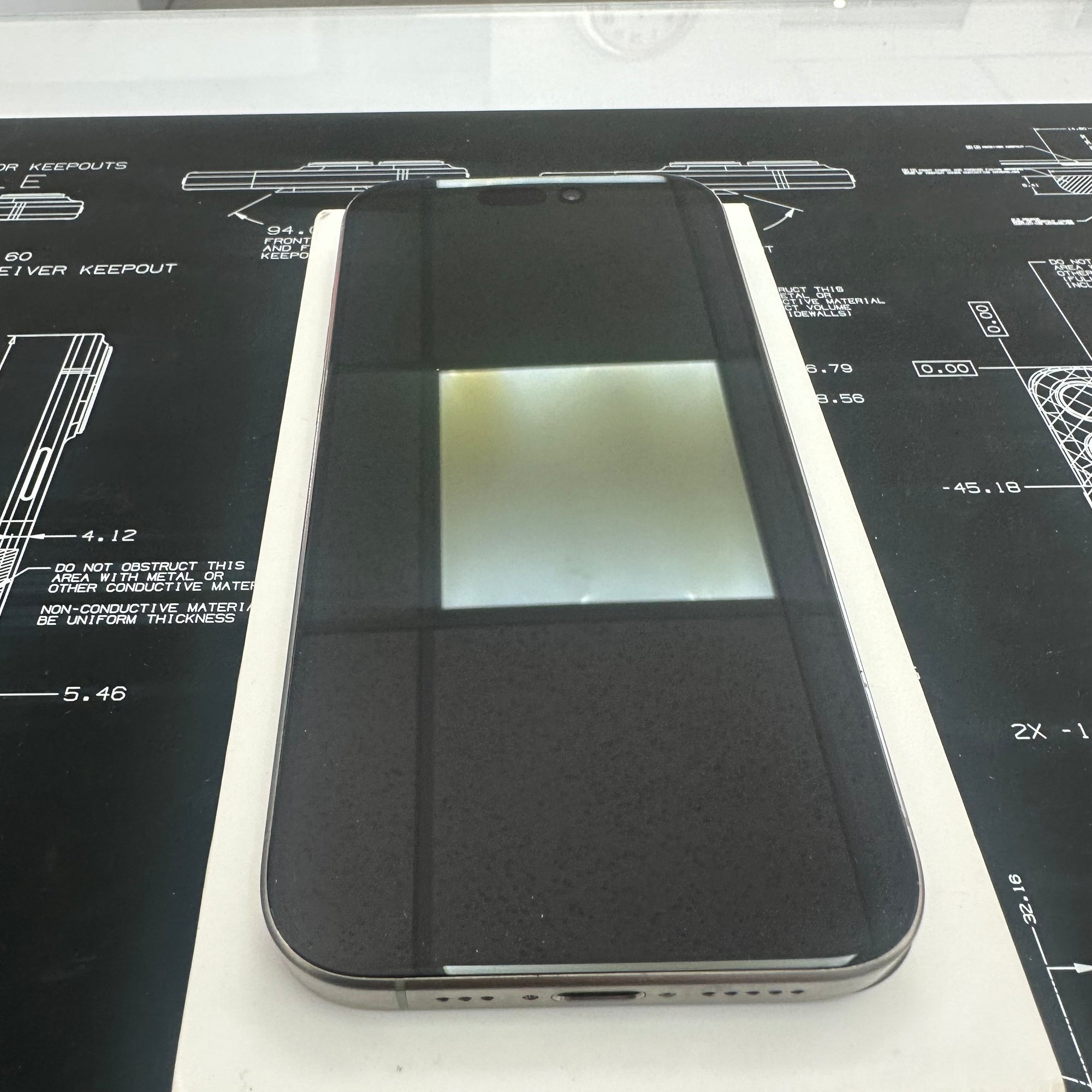 Apple iPhone 15 Pro 128GB - Natural Titanium - 100% Battery Health