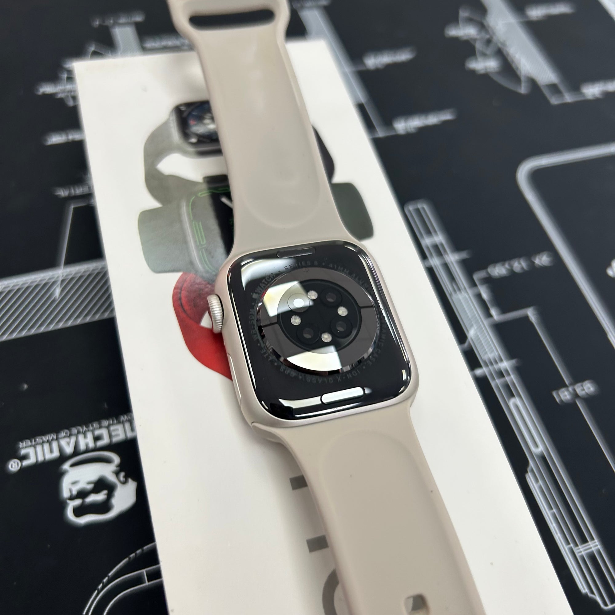 Apple Watch Series 8, 41mm GPS and Cellular Silver Aluminium Case &amp; White Sports Band