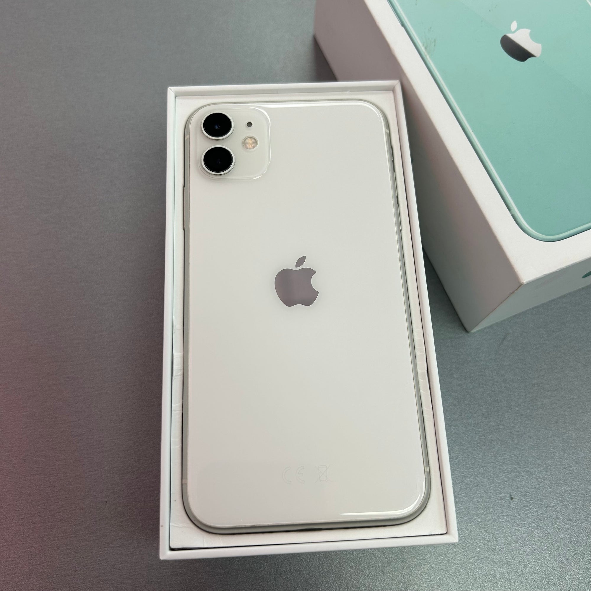 Apple iPhone 11 White 64GB - 100% Battery Health