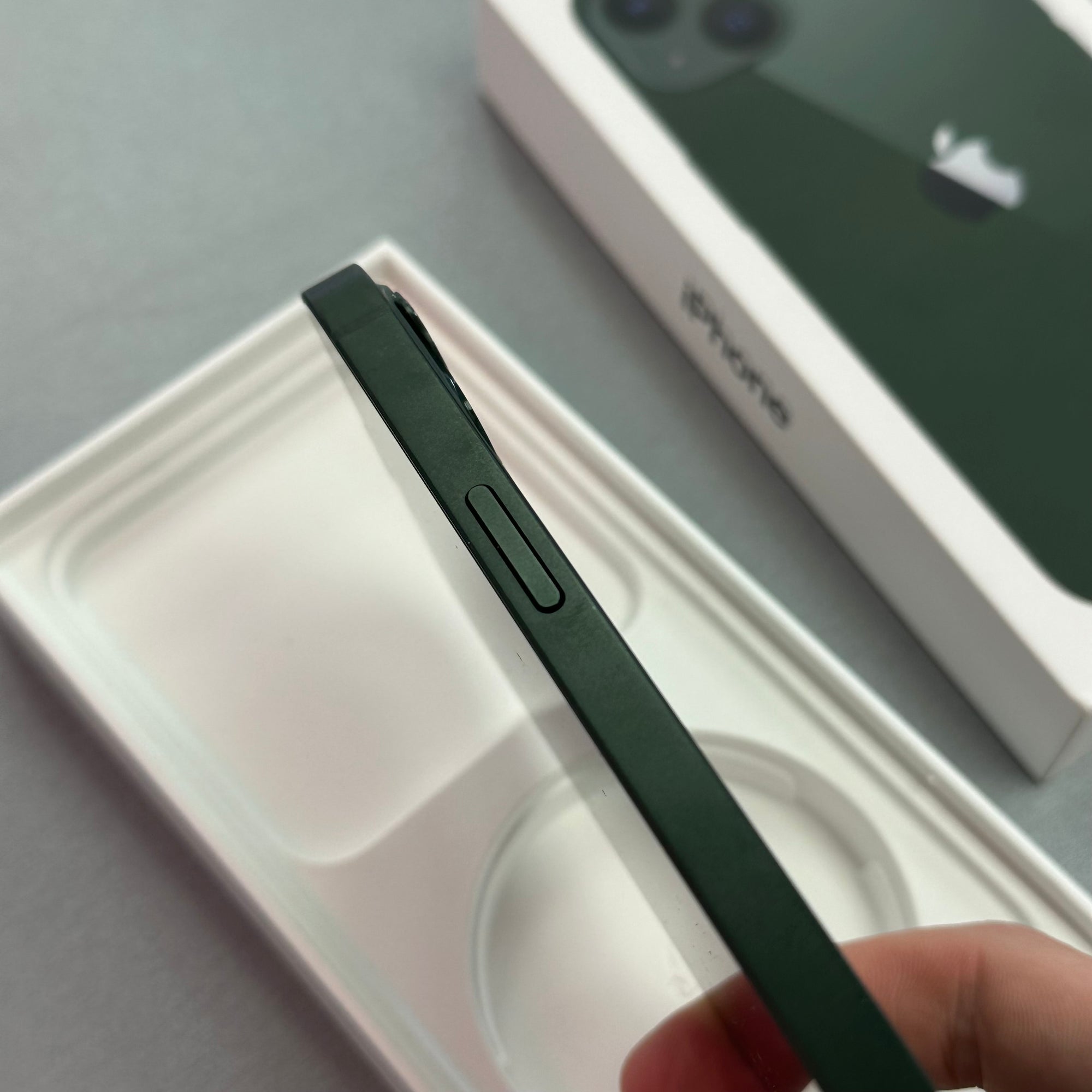 Apple iPhone 13 128GB Green - 100% Battery Health