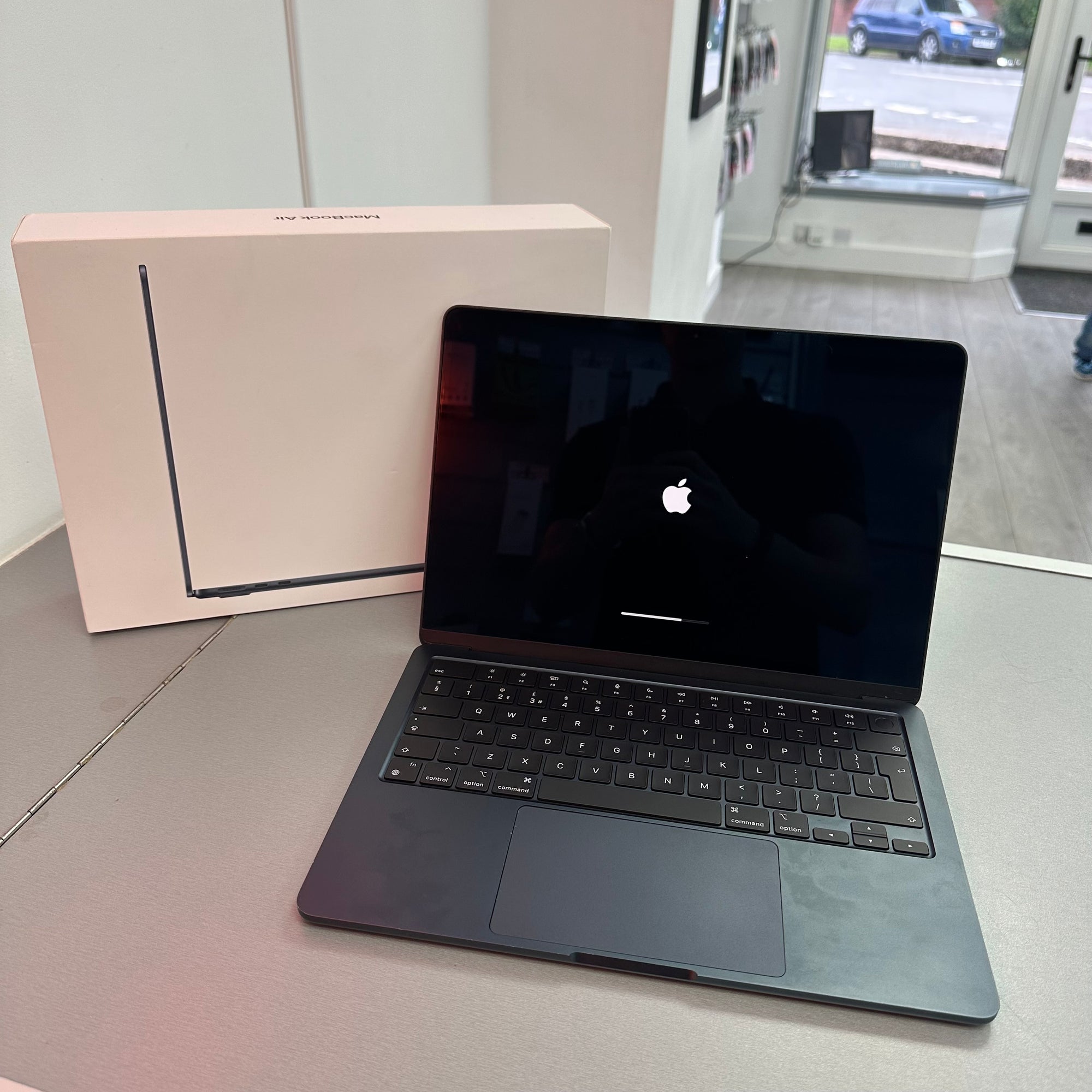 Apple 13 Inch MacBook Air Midnight - M2 Chip, 256GB SSD, 16GB RAM
