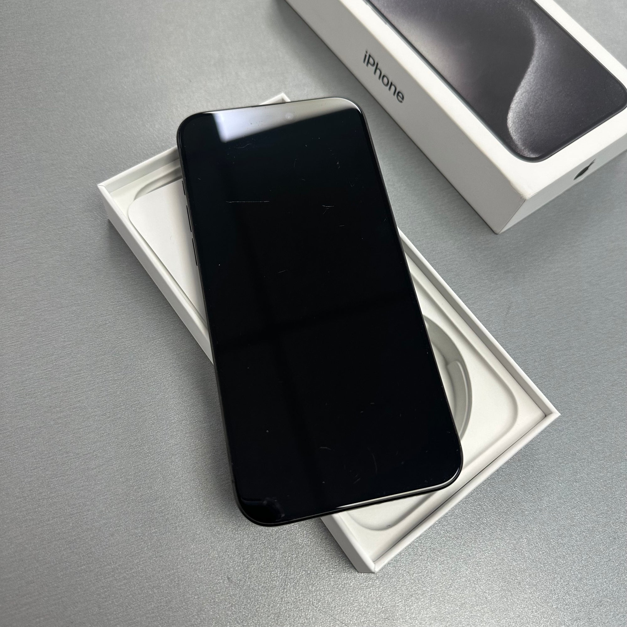 Apple iPhone 15 Pro Max 256GB Black Titanium - 85% Battery Health