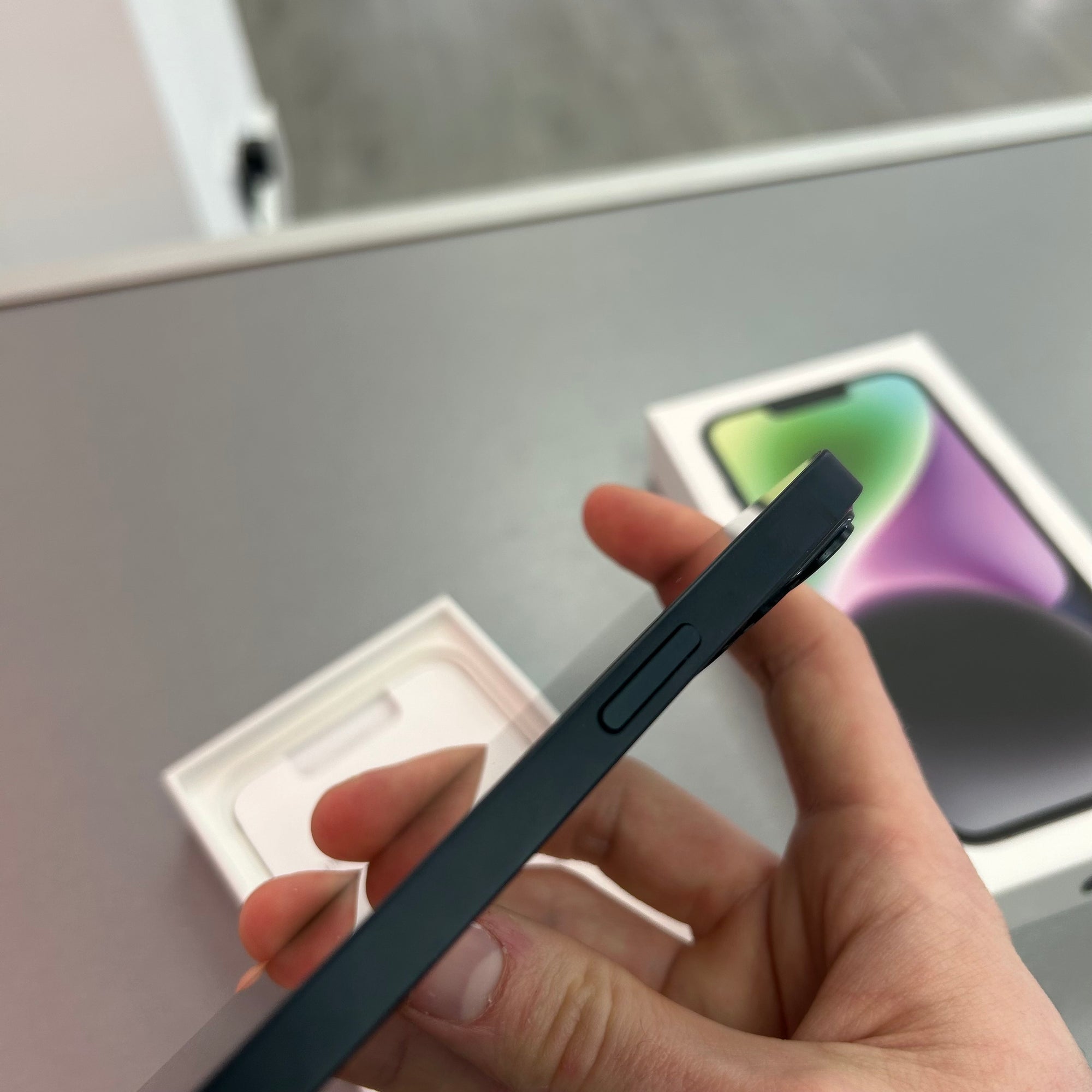 Apple iPhone 14 128GB Midnight - 100% Battery Health