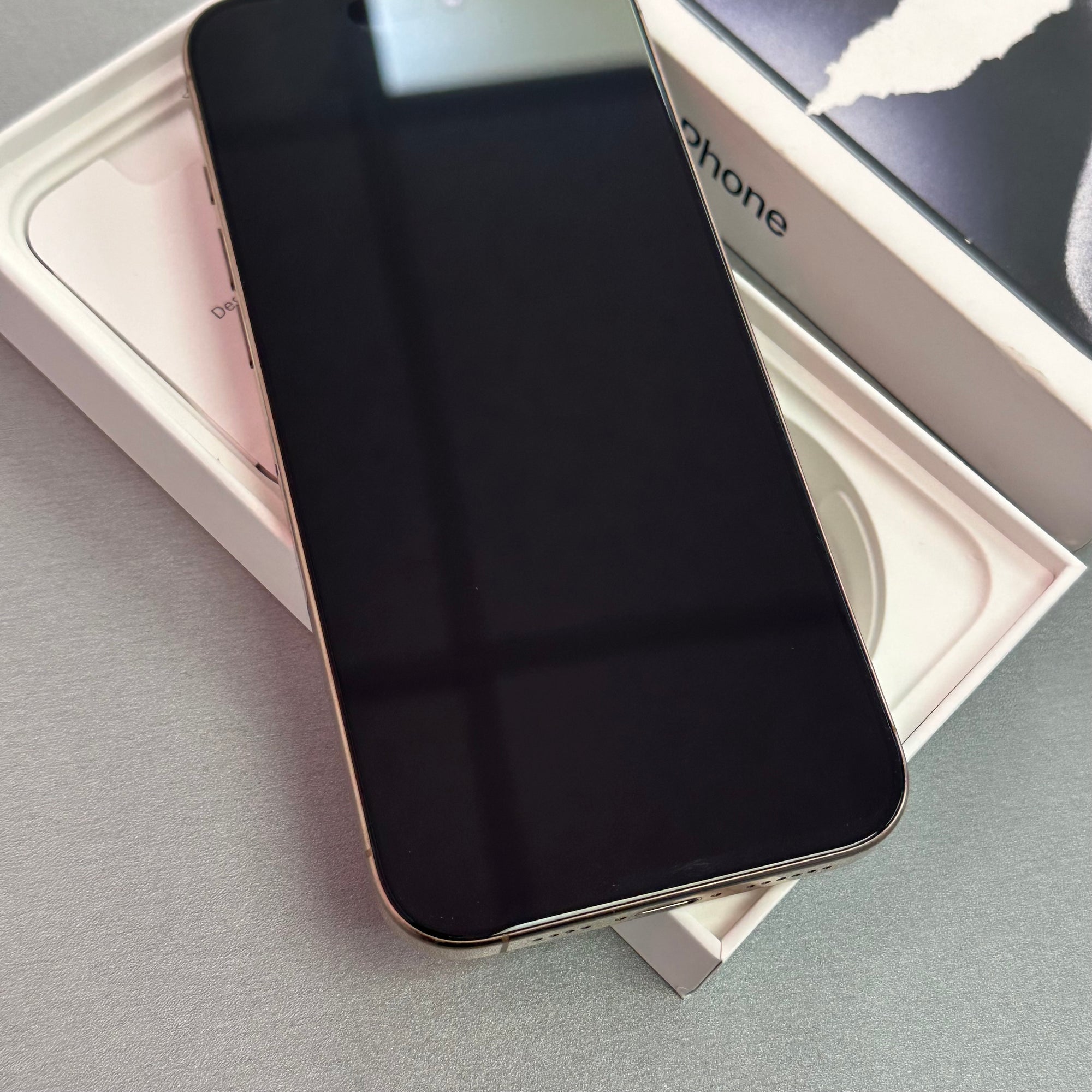 Apple iPhone 16 Pro Max 256GB Desert Titanium - 90% Battery Health