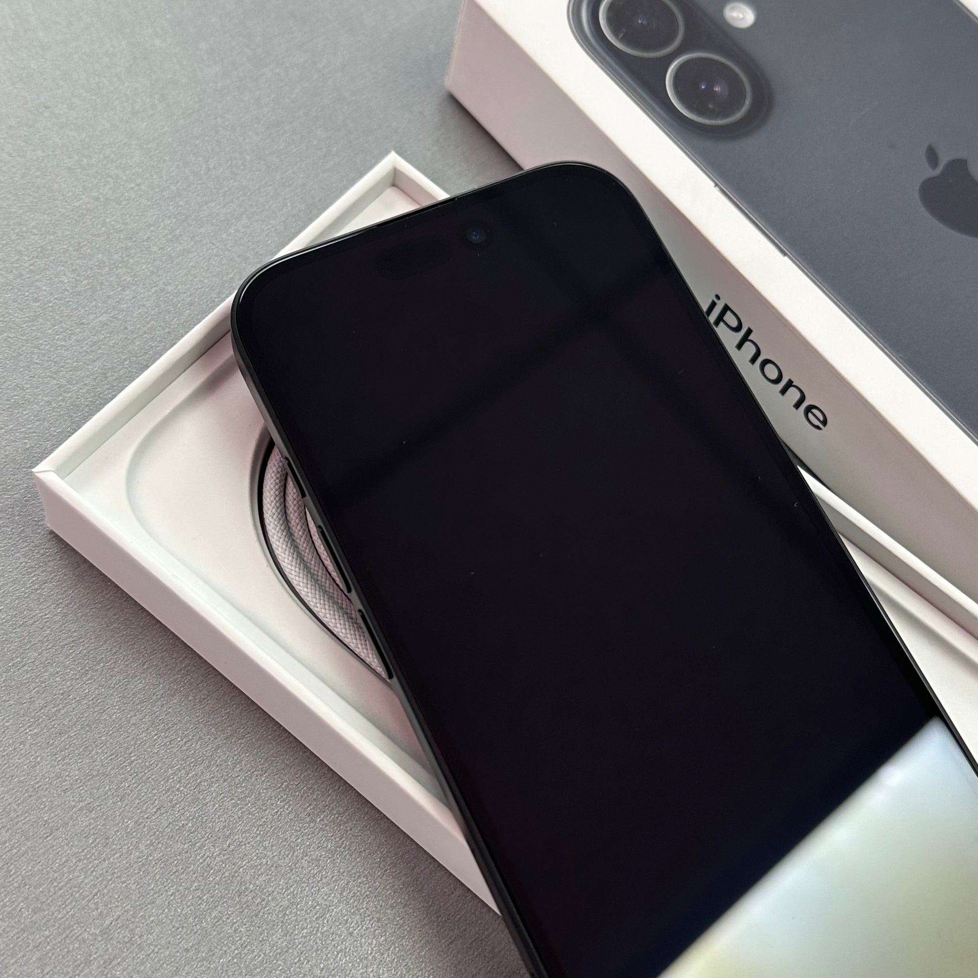 Apple iPhone 16 128GB Black - 100% Battery Health