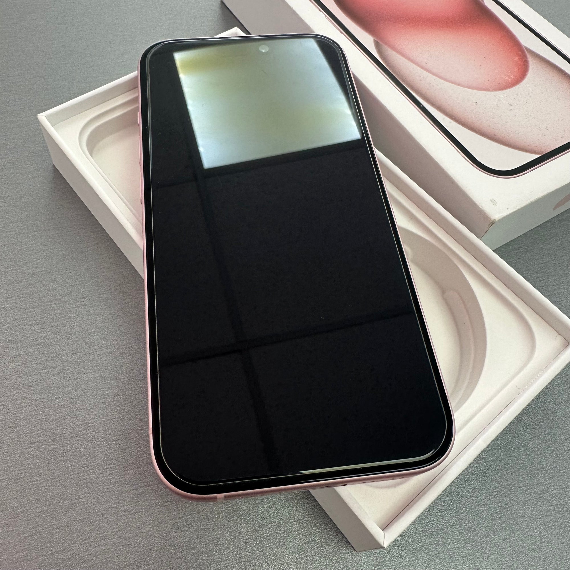 Apple iPhone 15 128GB Pink - 100% Battery Health
