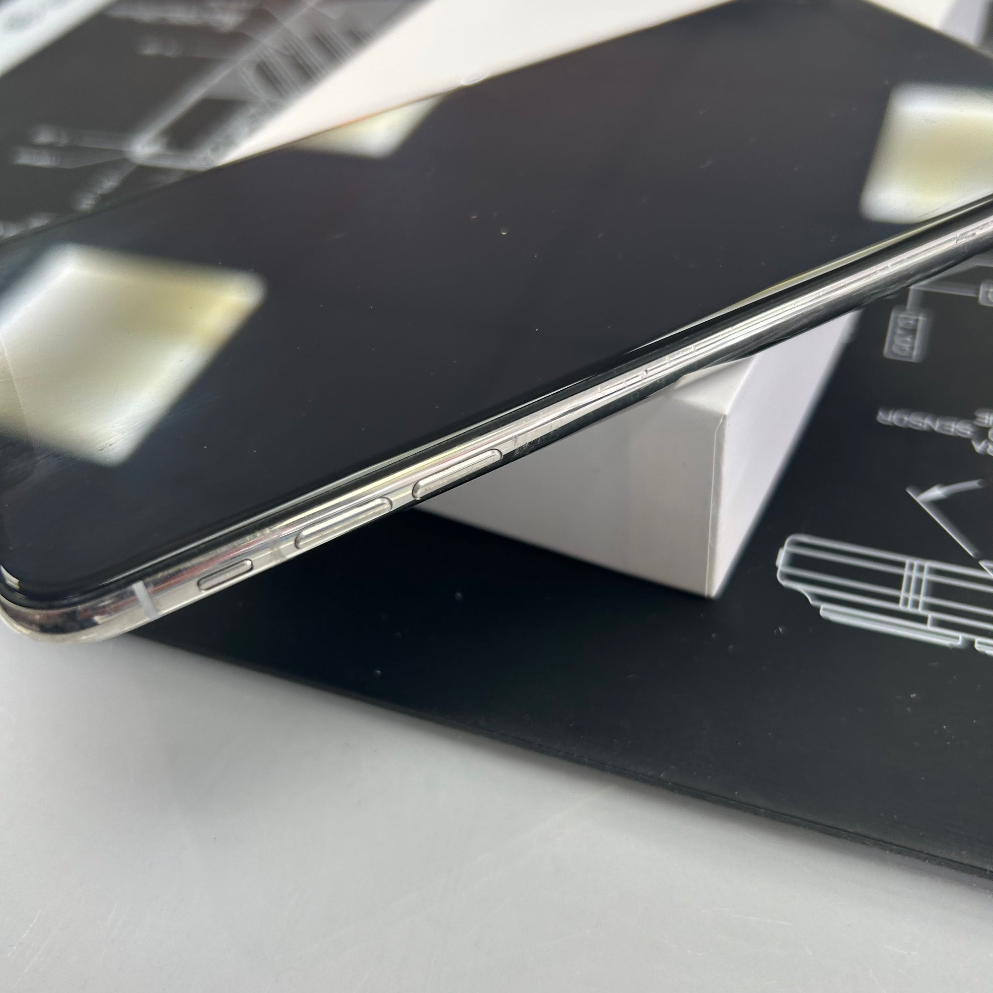 Apple iPhone XS Max White 256GB &amp; 100% Battery Health