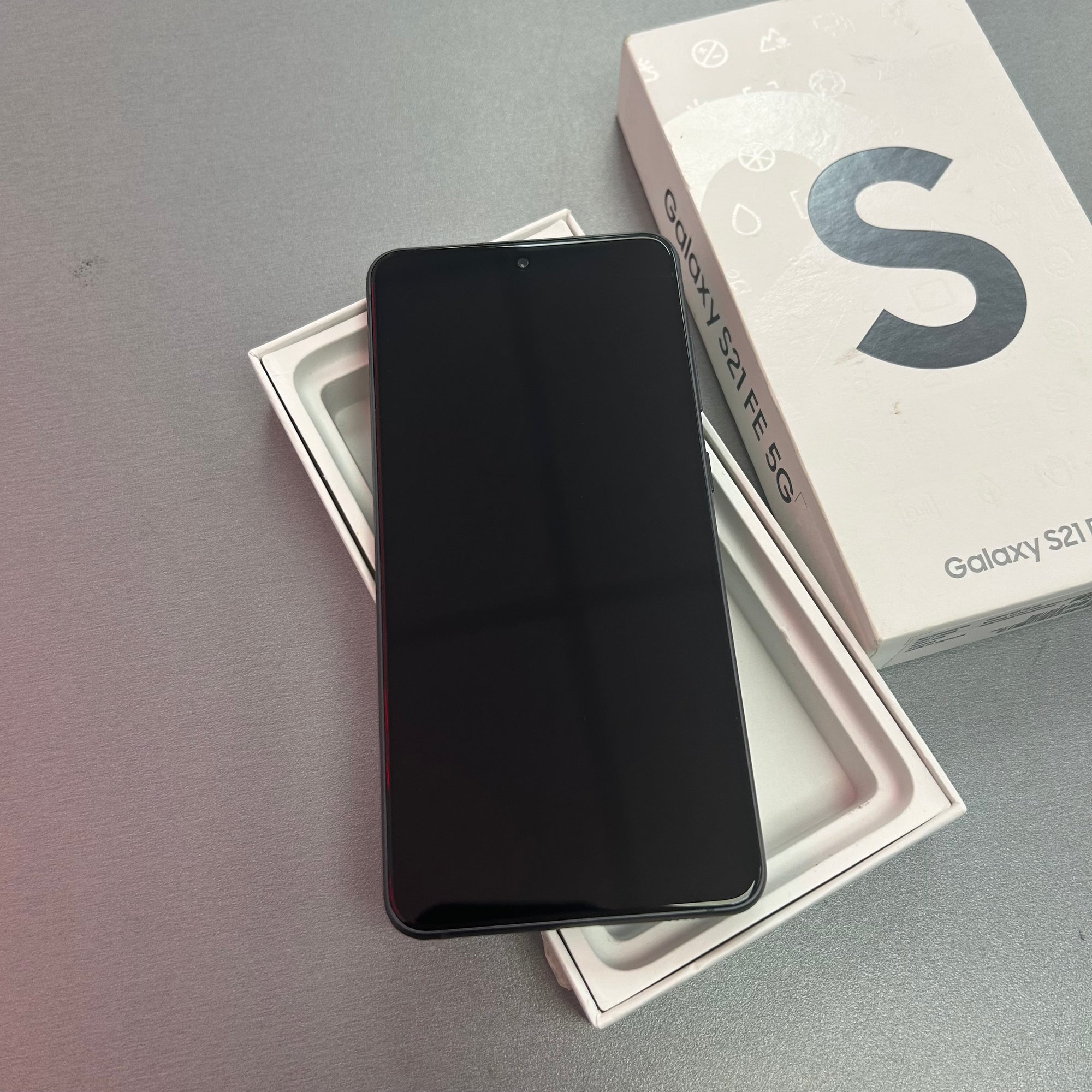 Samsung Galaxy S21 FE - Graphite &amp; 128GB