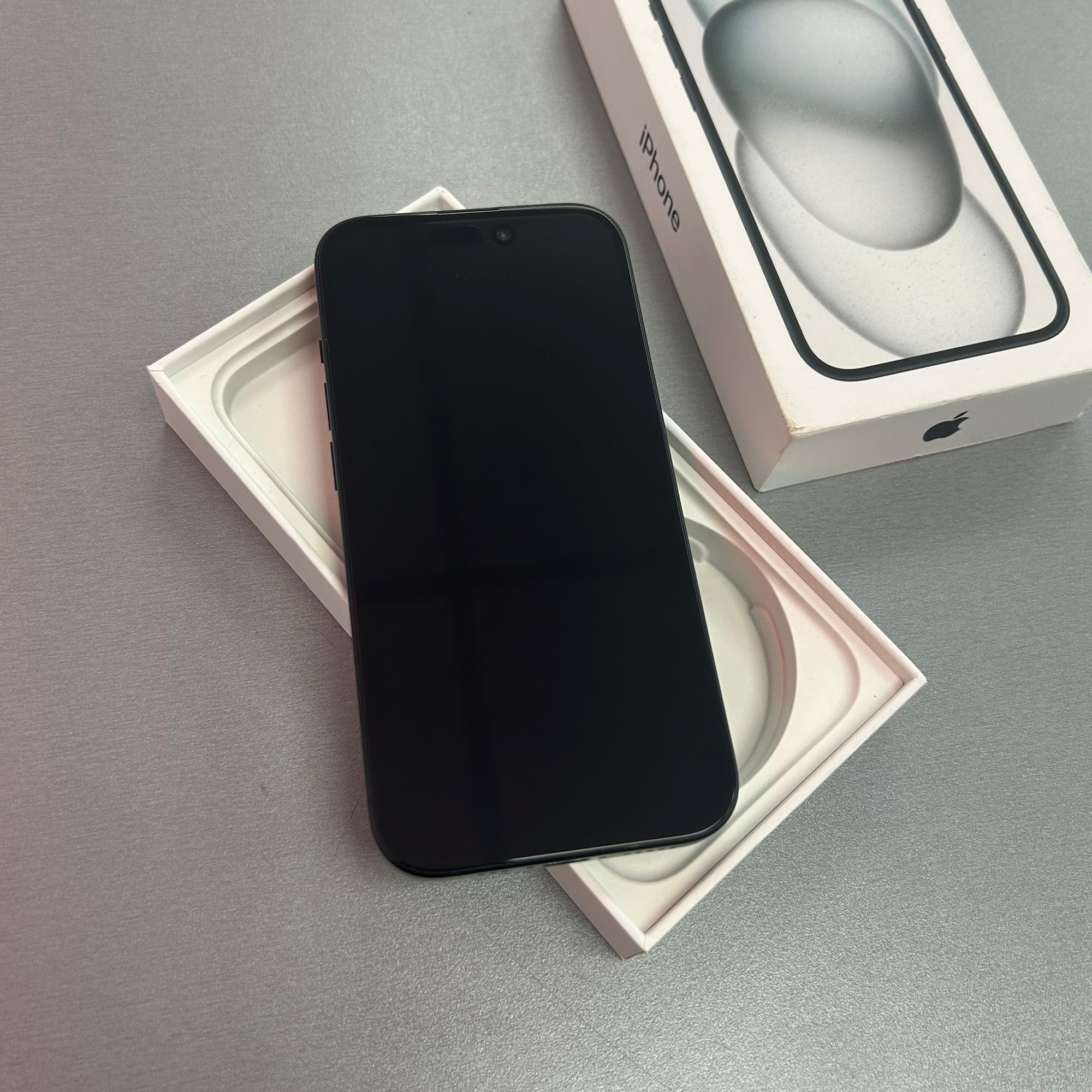 Apple iPhone 15 128GB Black - 87% Battery Health