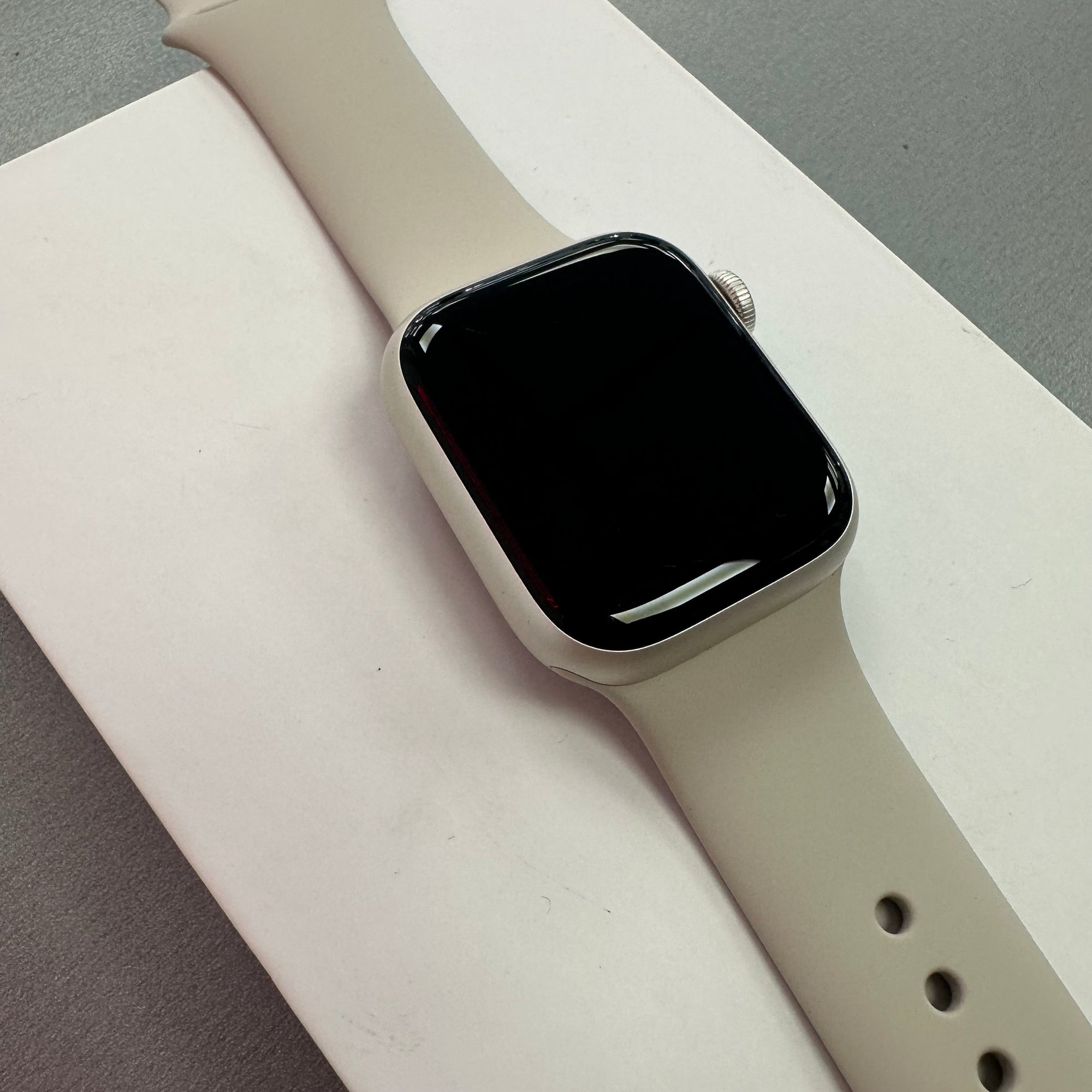 Apple Watch Series 8 41mm Starlight Aluminium &amp; Sports Band GPS + Cellular