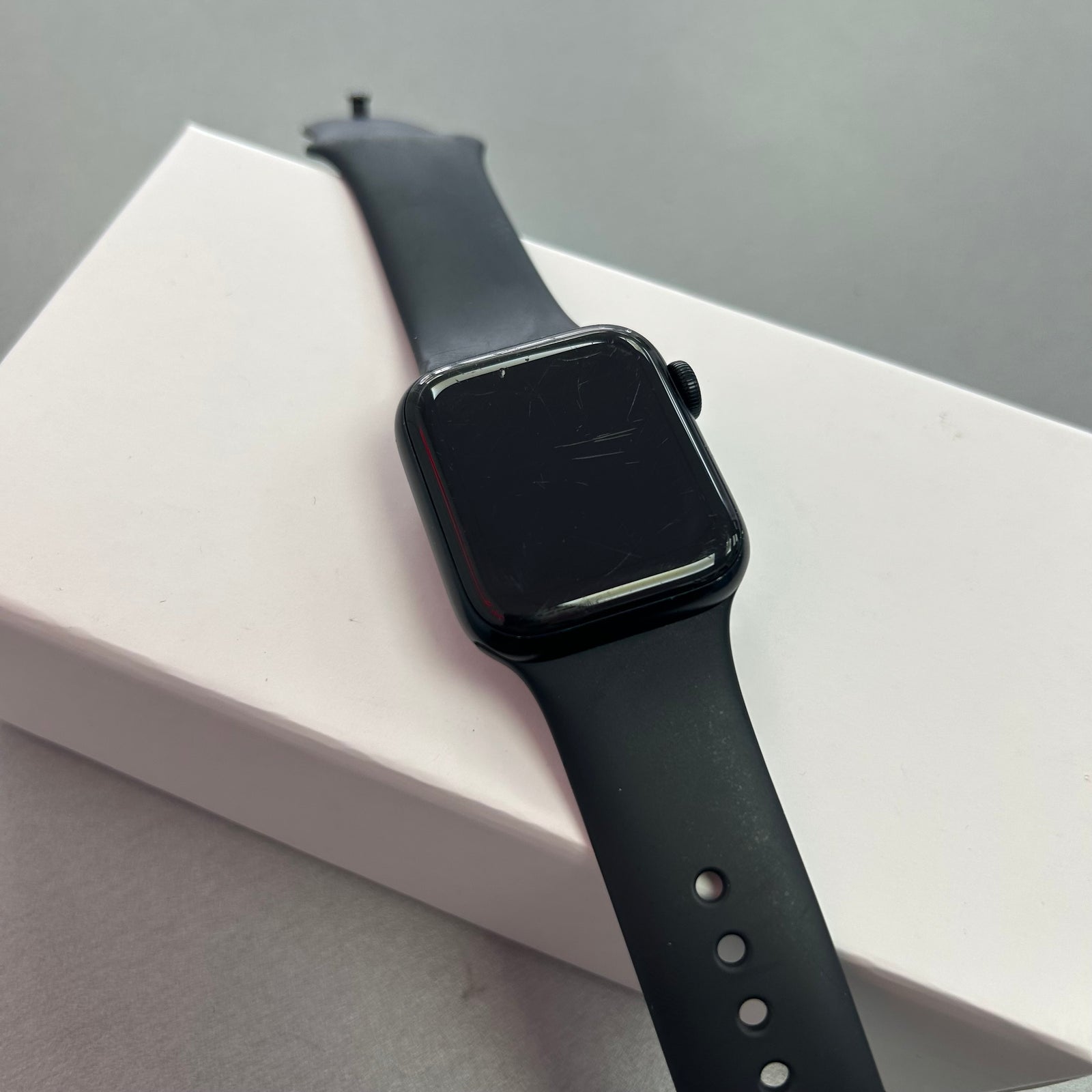 Apple Watch SE (2nd Gen) GPS & LTE - 40mm, Midnight Aluminium Case